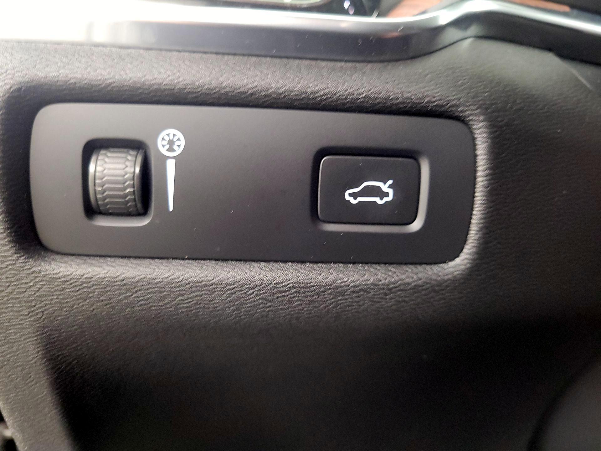 Thumbnail: 2022 Volvo S60 - 13