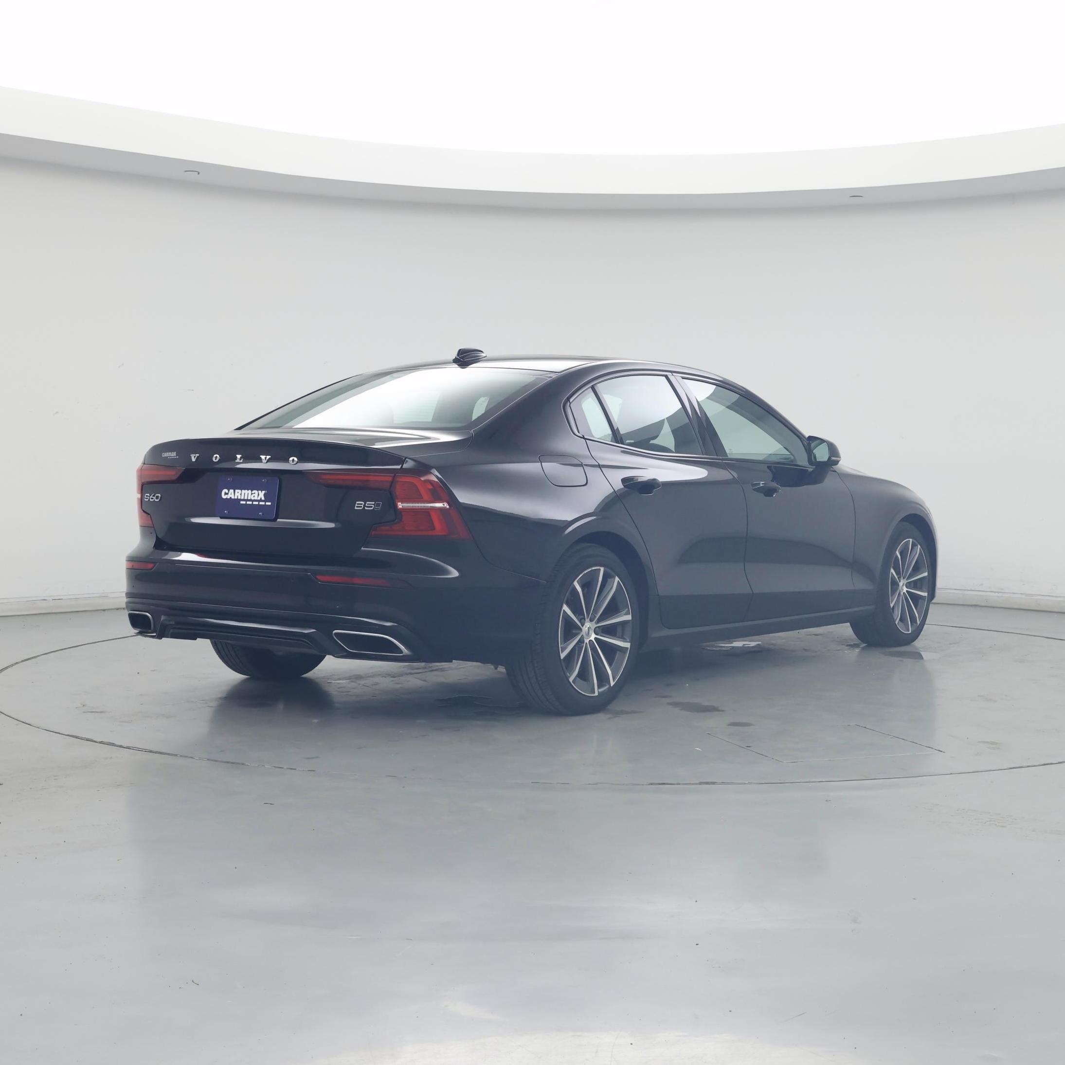 Thumbnail: 2022 Volvo S60 - 8