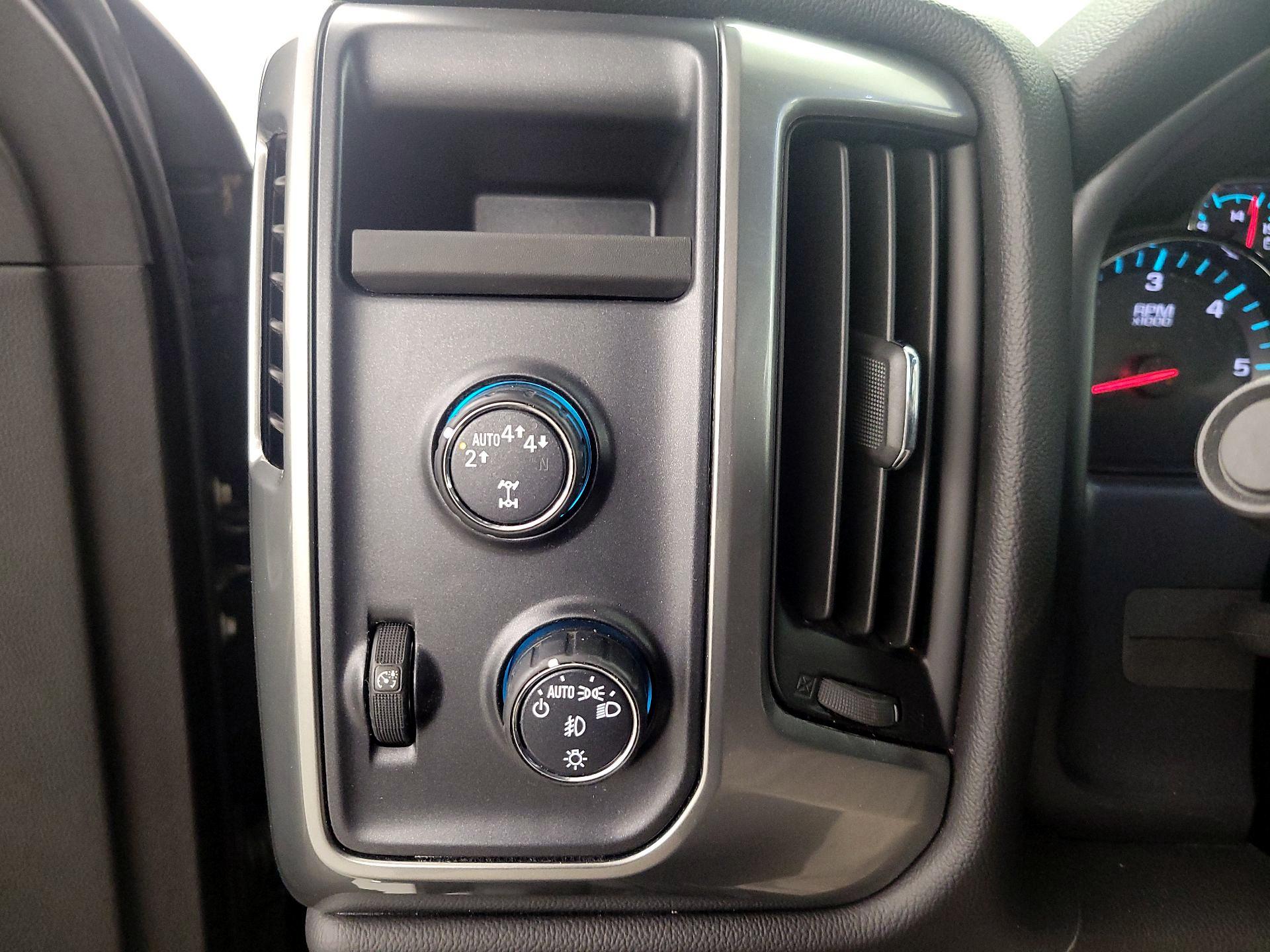 Thumbnail: 2017 Chevrolet Silverado 1500 - 13