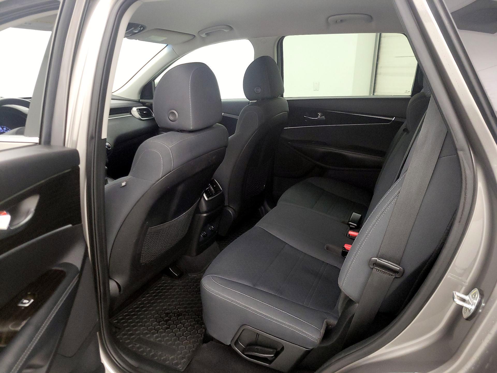 Thumbnail: 2019 Kia Sorento - 19