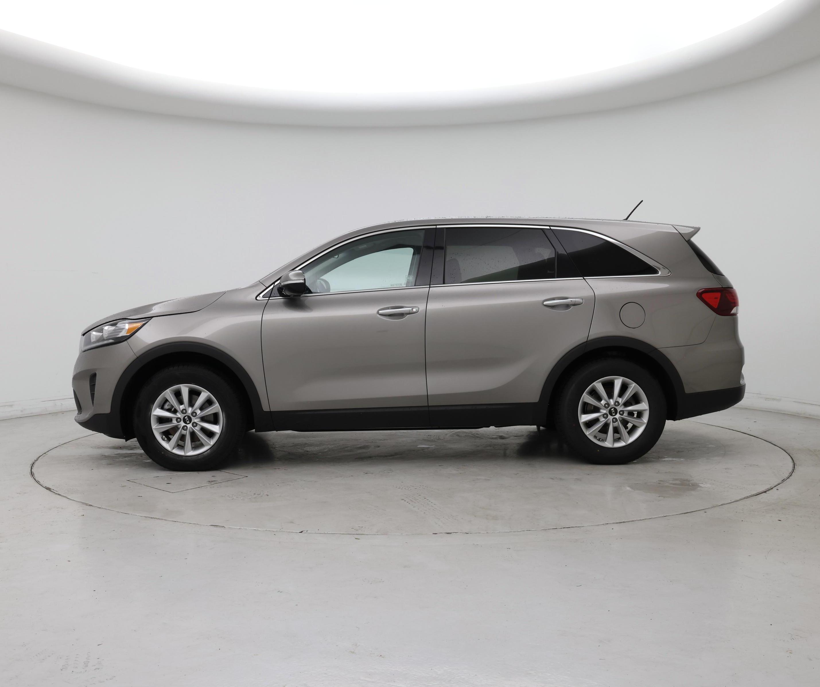 Thumbnail: 2019 Kia Sorento - 3