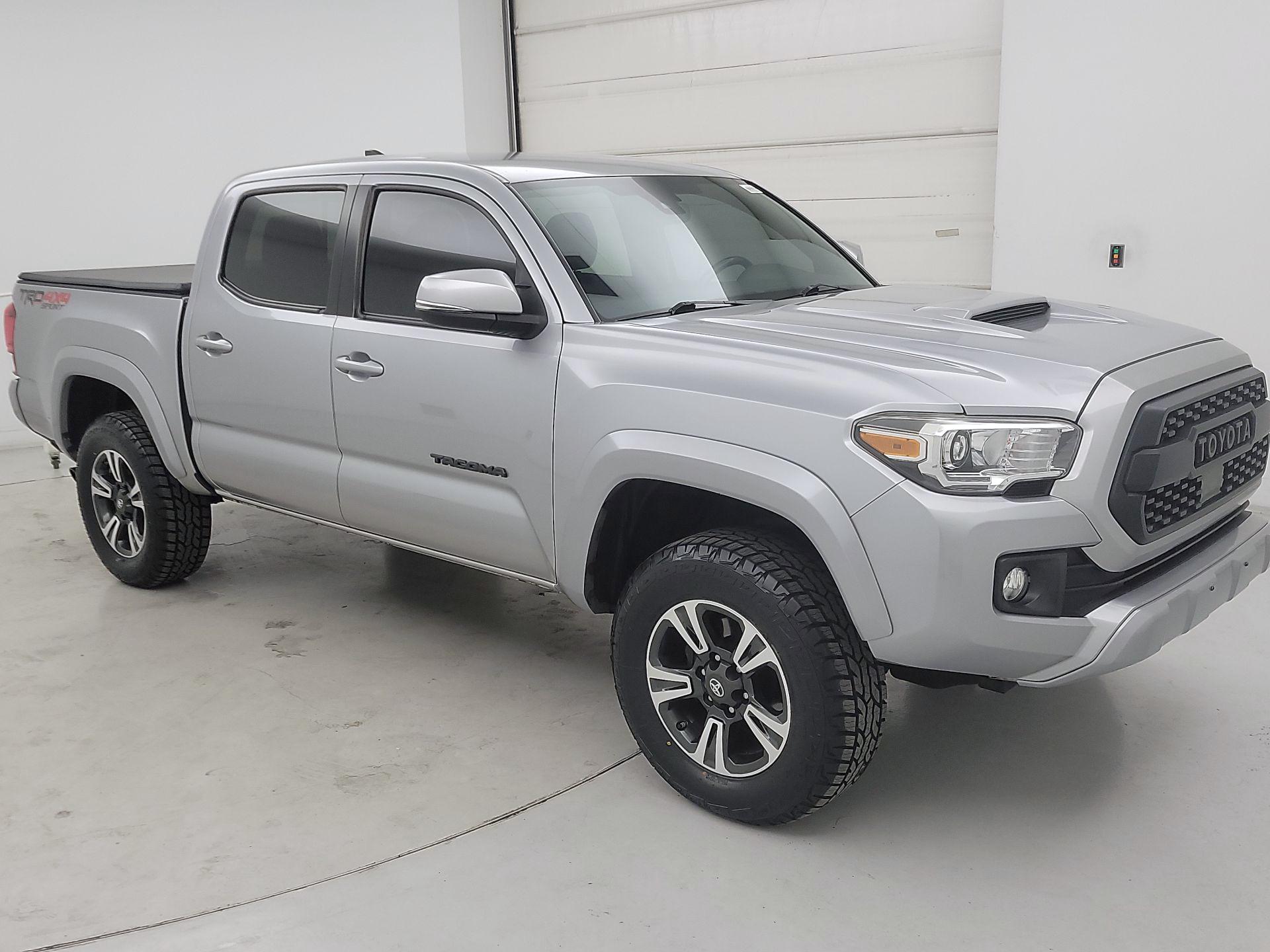 Thumbnail: 2019 Toyota Tacoma - 1