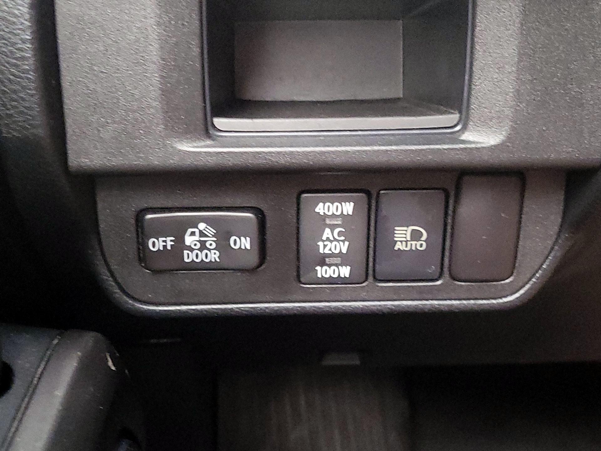 Thumbnail: 2019 Toyota Tacoma - 11