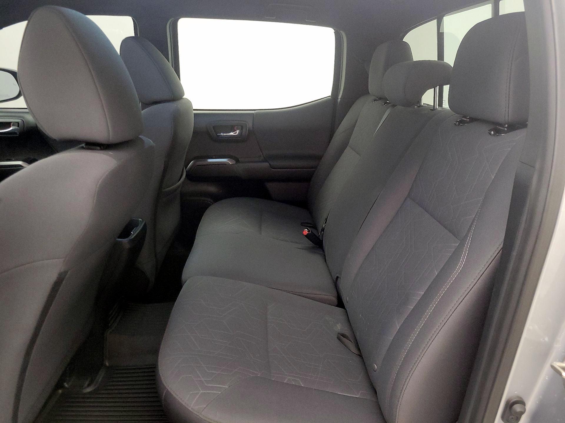 Thumbnail: 2019 Toyota Tacoma - 18