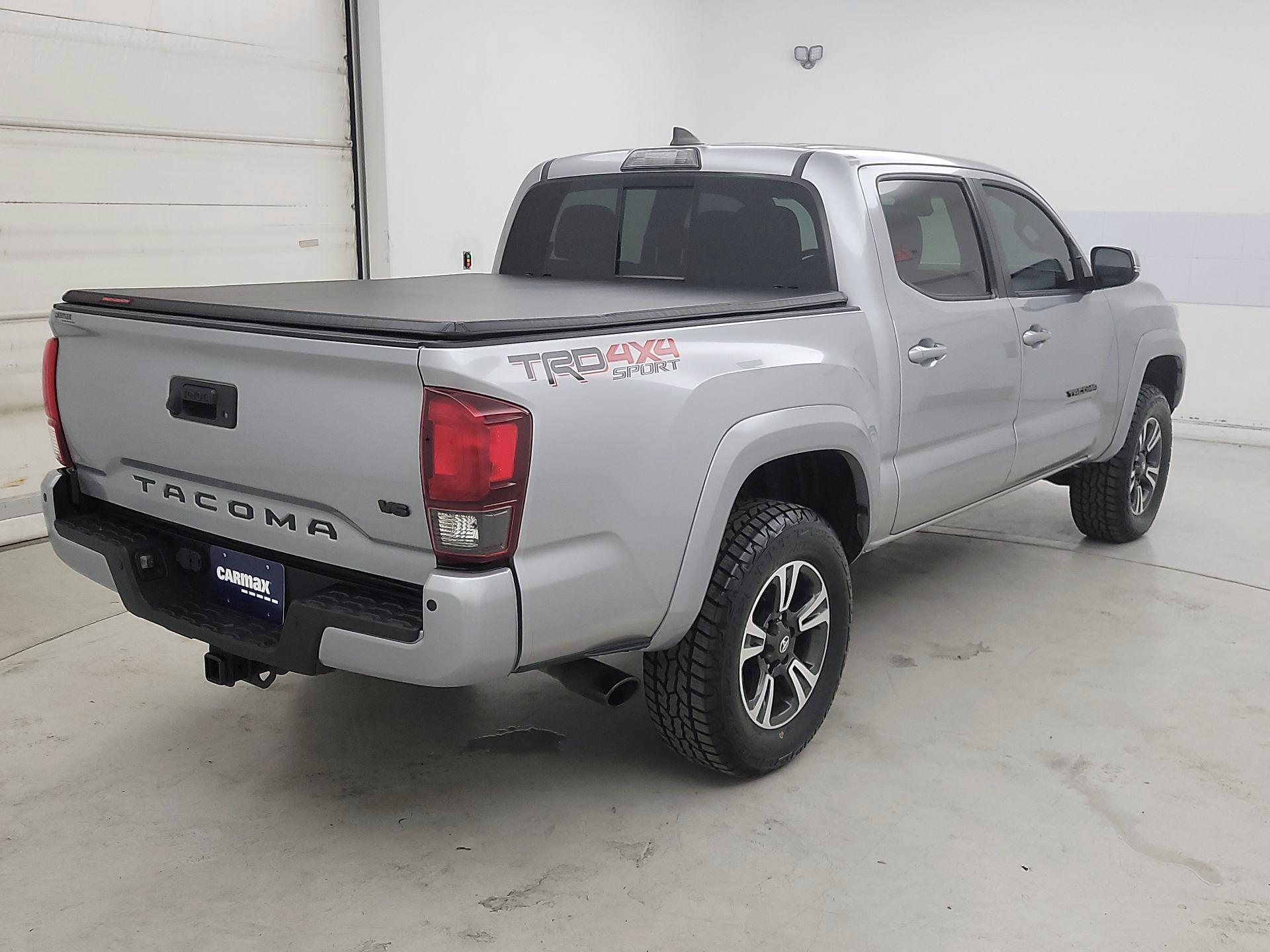 Thumbnail: 2019 Toyota Tacoma - 5