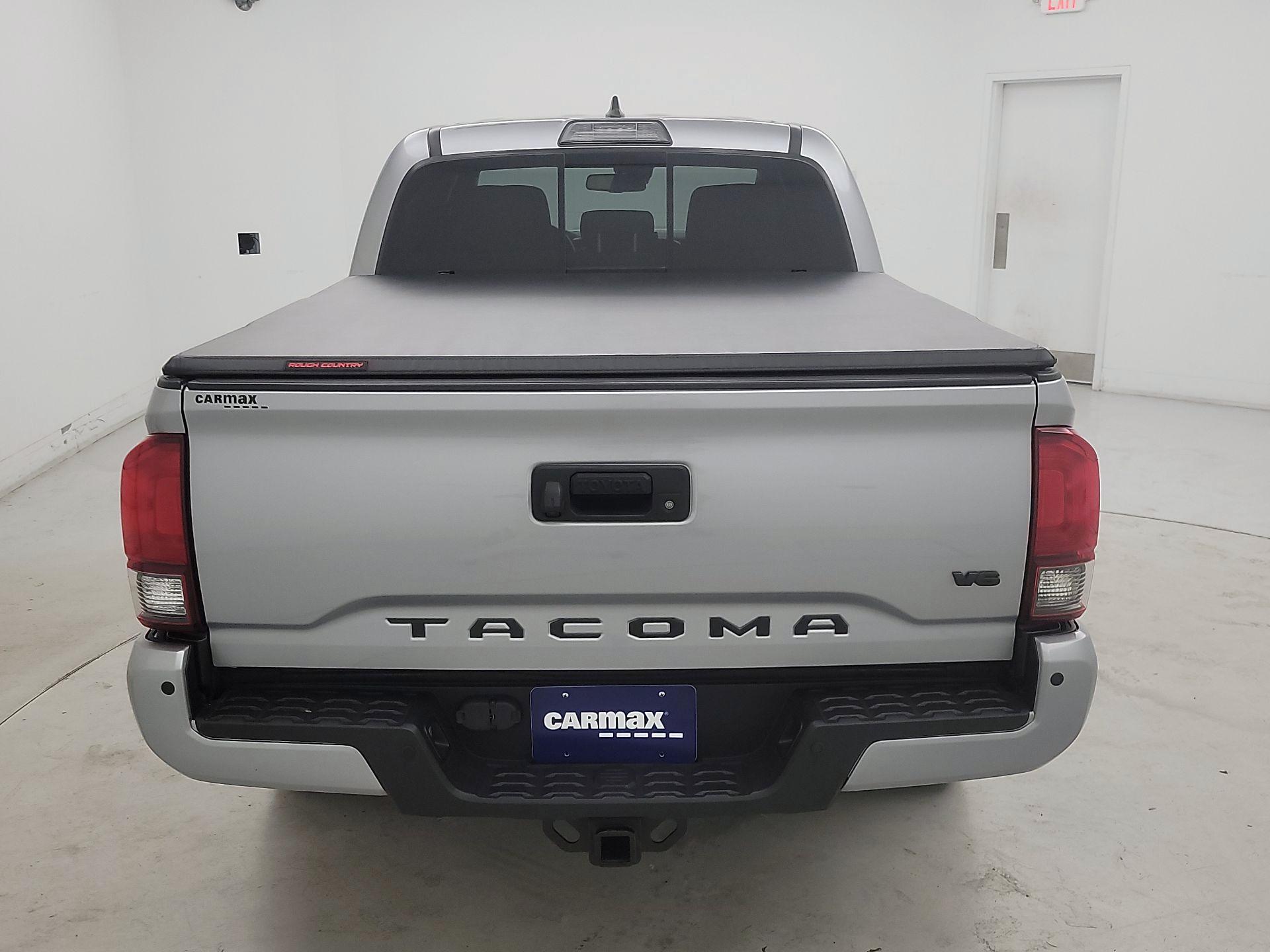 Thumbnail: 2019 Toyota Tacoma - 6