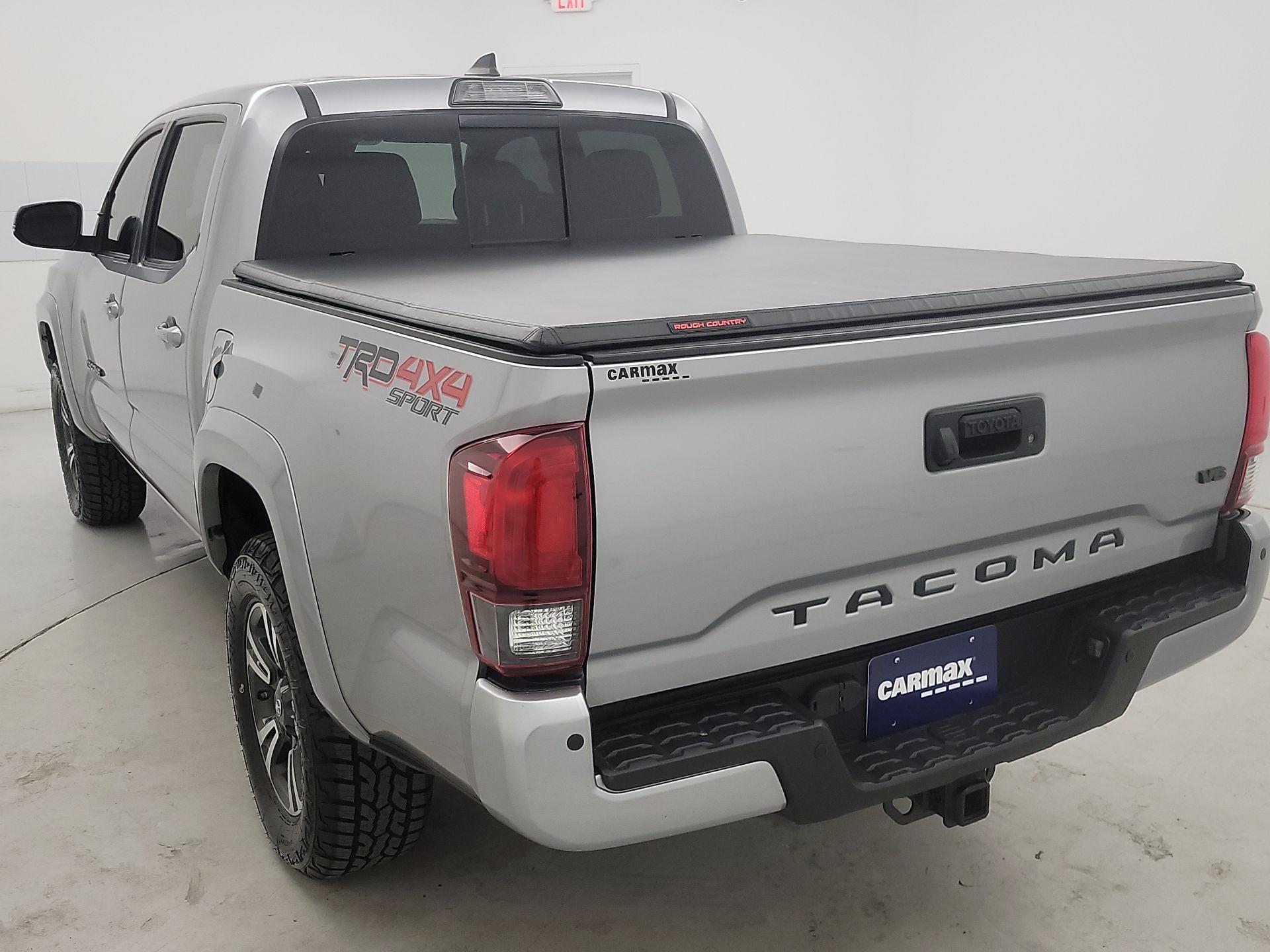 Thumbnail: 2019 Toyota Tacoma - 7