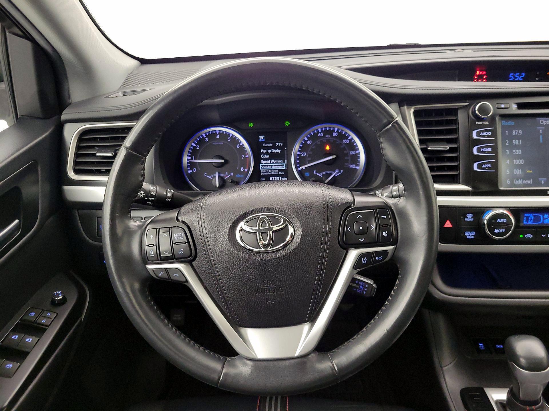 Thumbnail: 2019 Toyota Highlander - 10