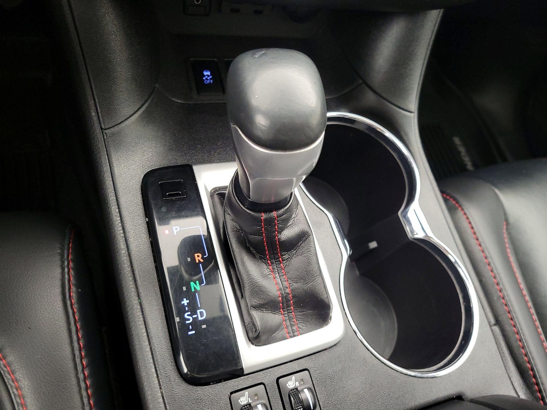 Thumbnail: 2019 Toyota Highlander - 17