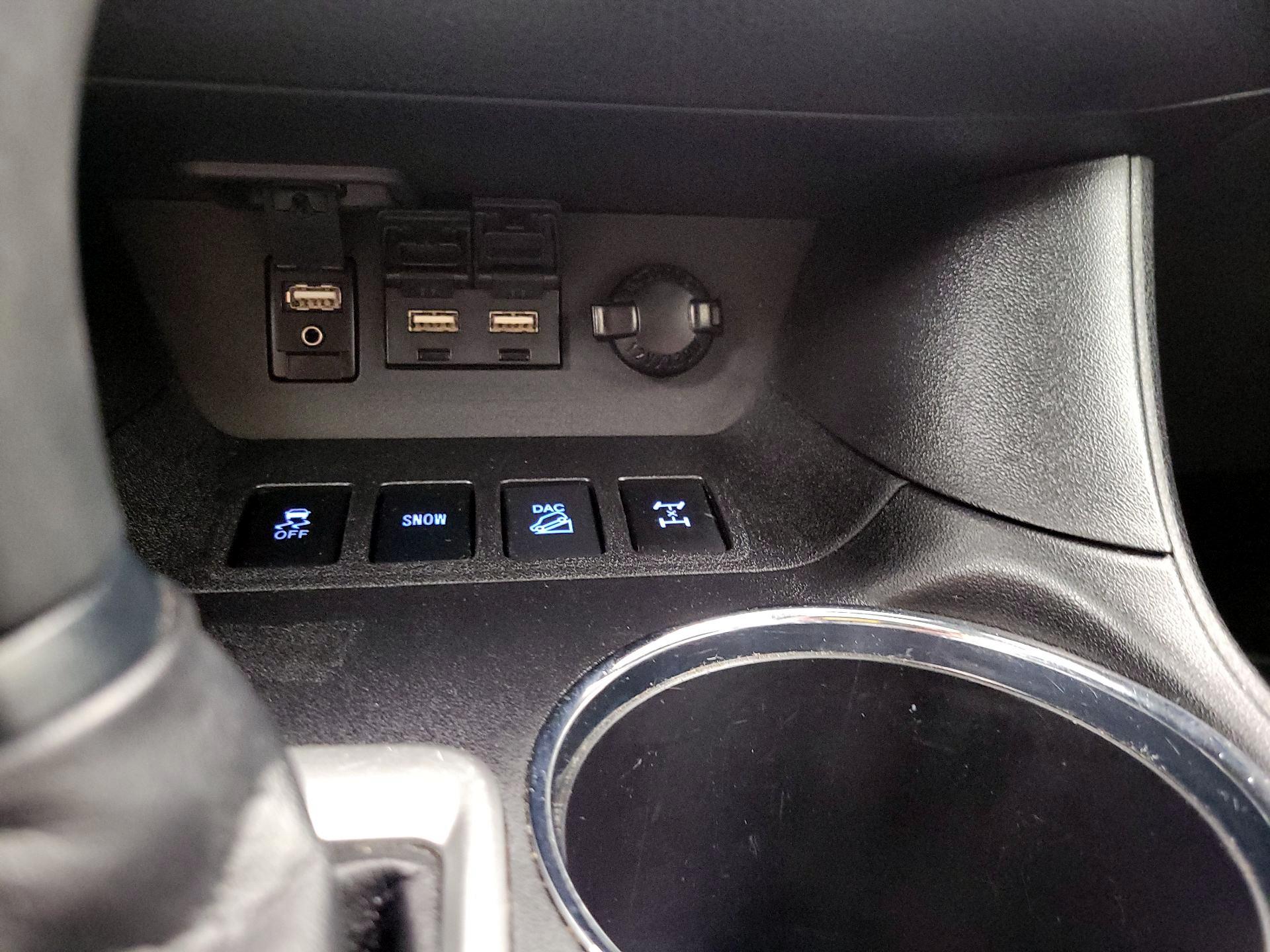 Thumbnail: 2019 Toyota Highlander - 18