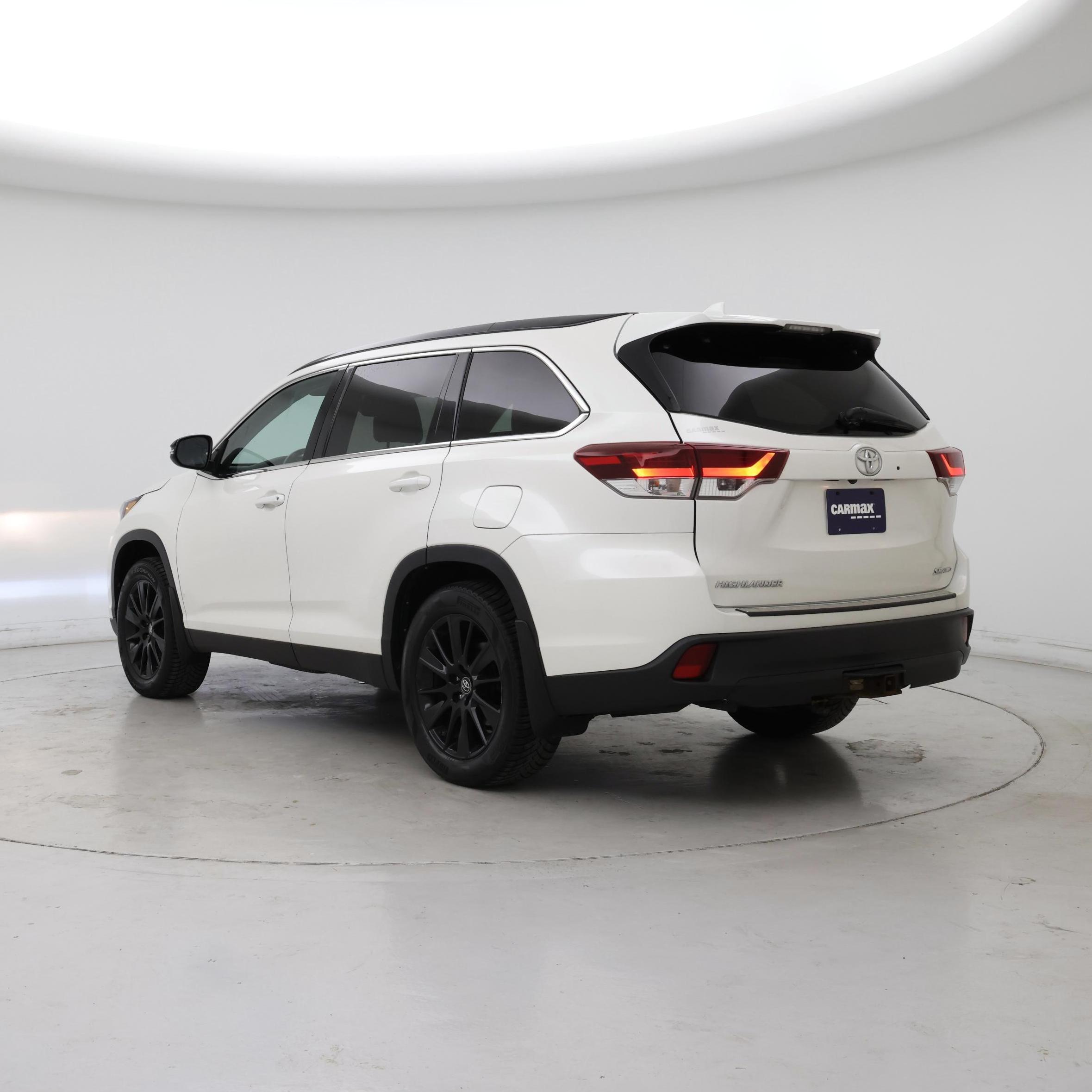 Thumbnail: 2019 Toyota Highlander - 2