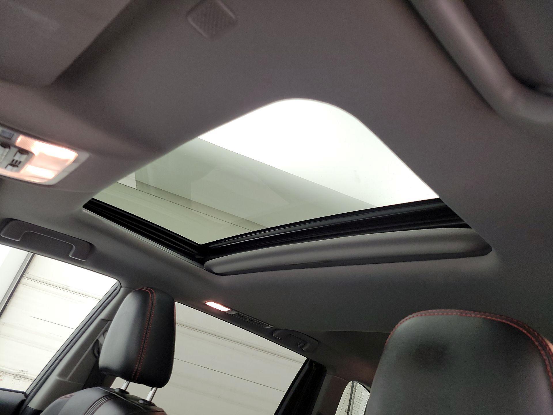 Thumbnail: 2019 Toyota Highlander - 19