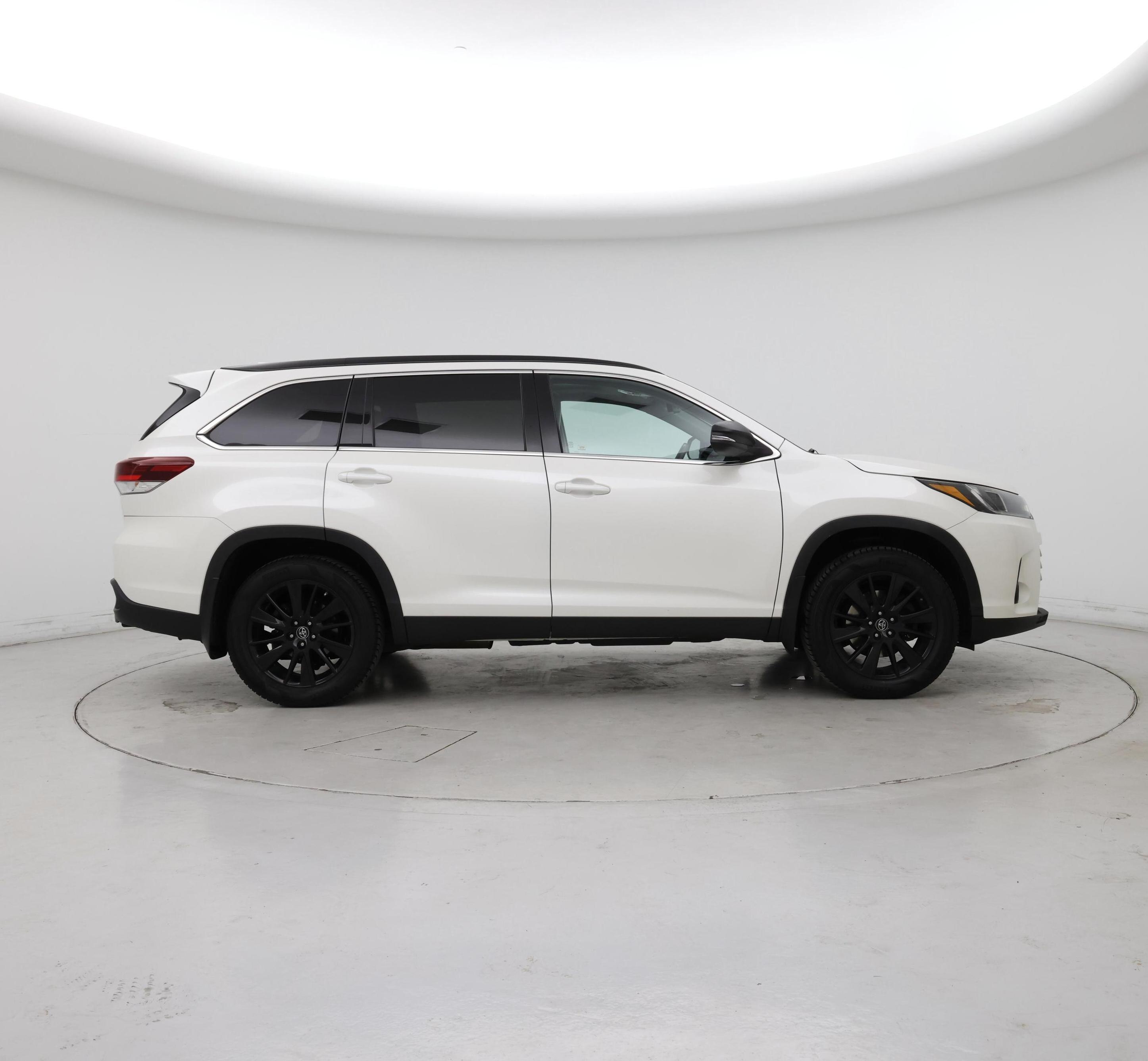 Thumbnail: 2019 Toyota Highlander - 7