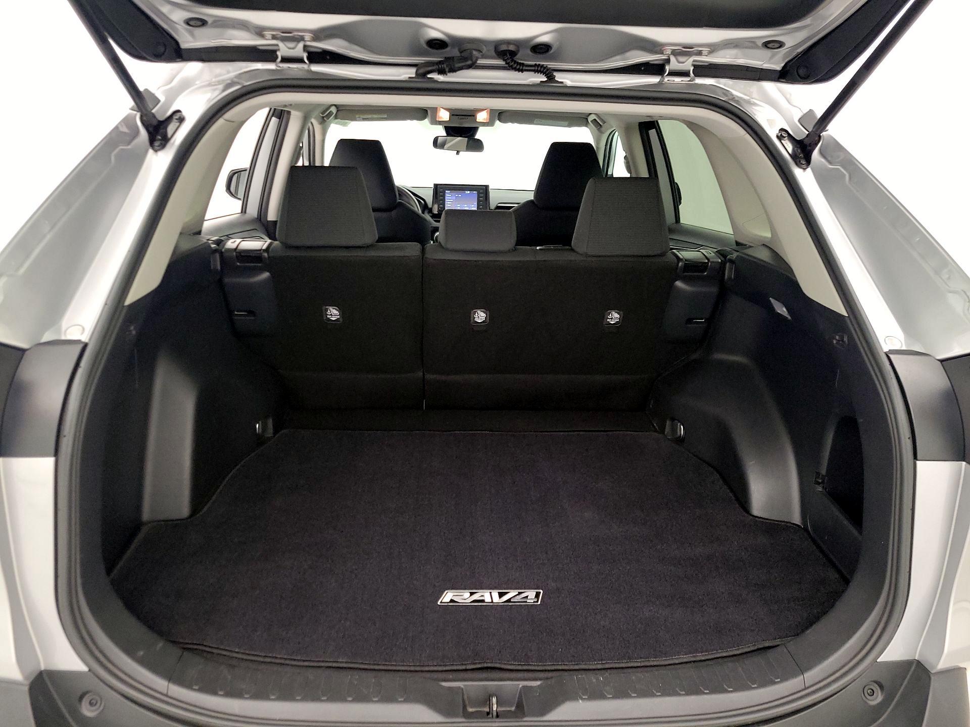 Thumbnail: 2019 Toyota RAV4 - 20