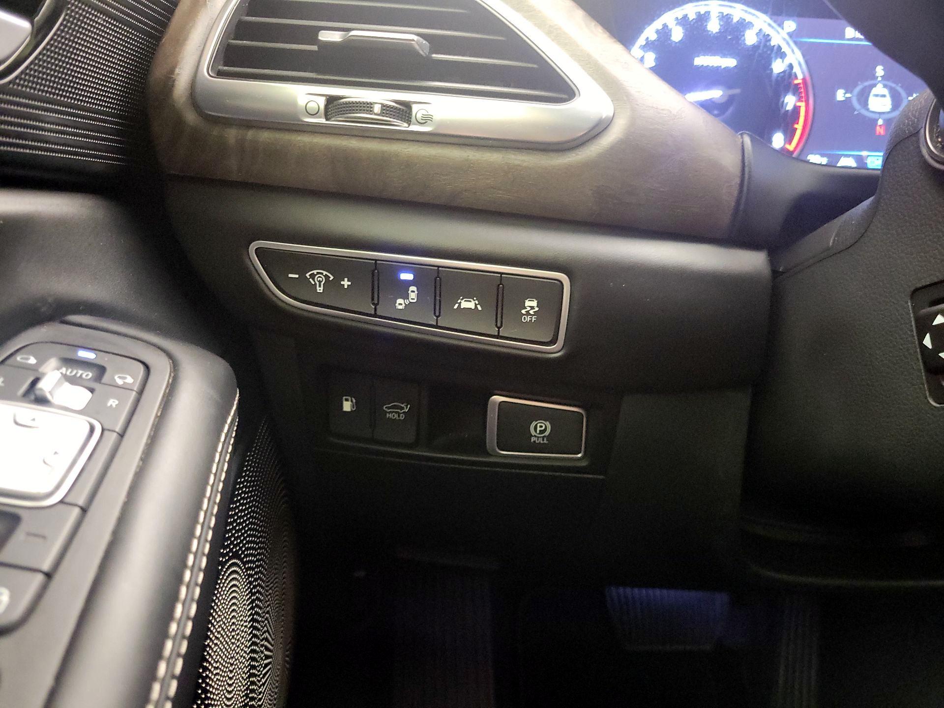 Thumbnail: 2020 Genesis G90 - 13