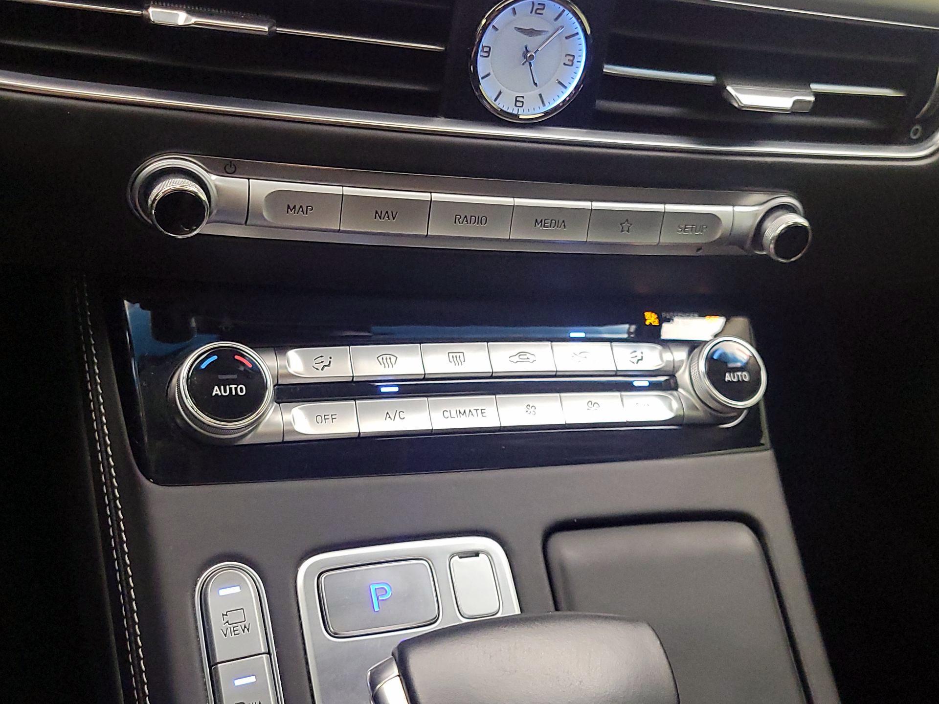 Thumbnail: 2020 Genesis G90 - 17