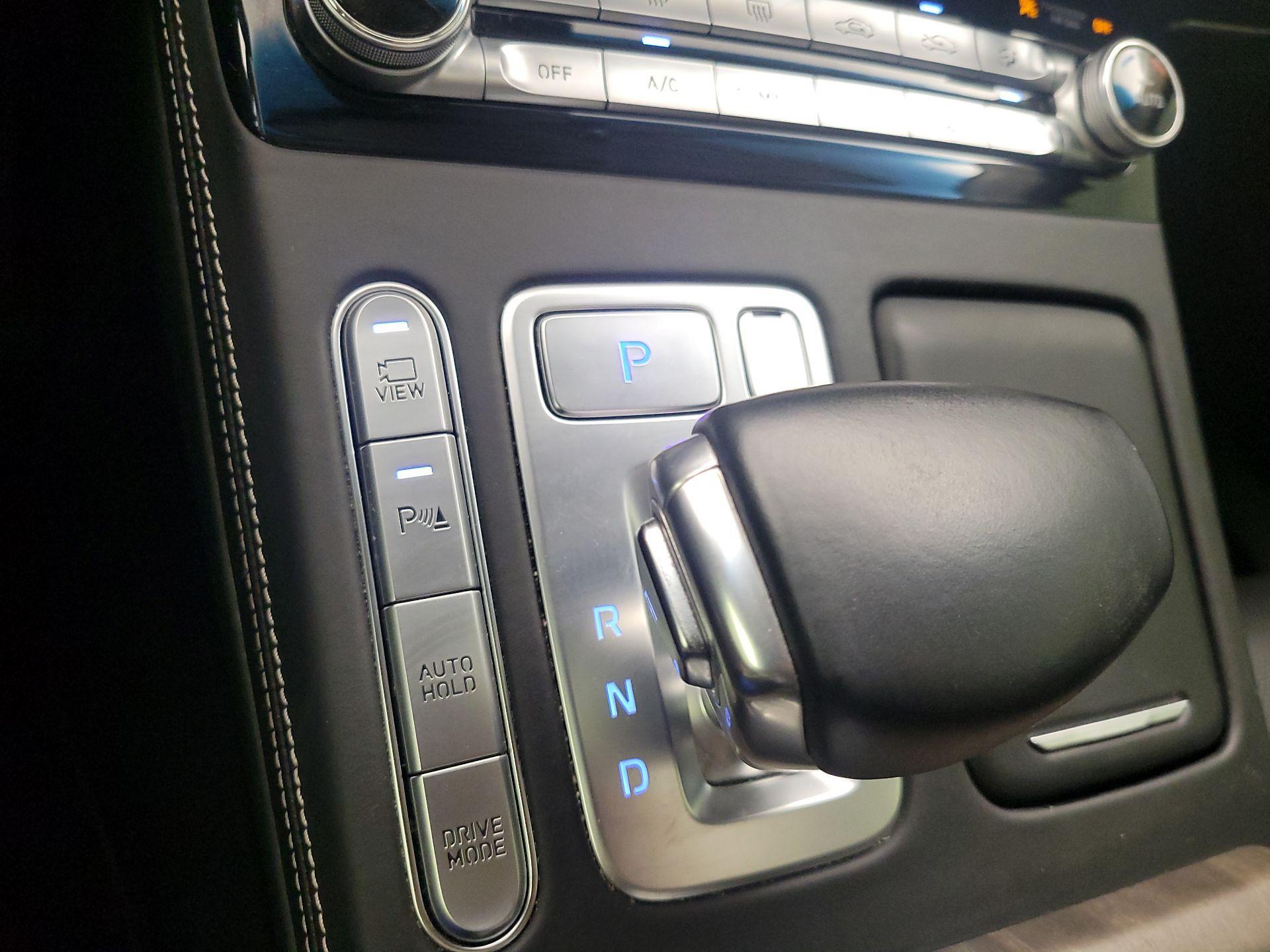 Thumbnail: 2020 Genesis G90 - 18