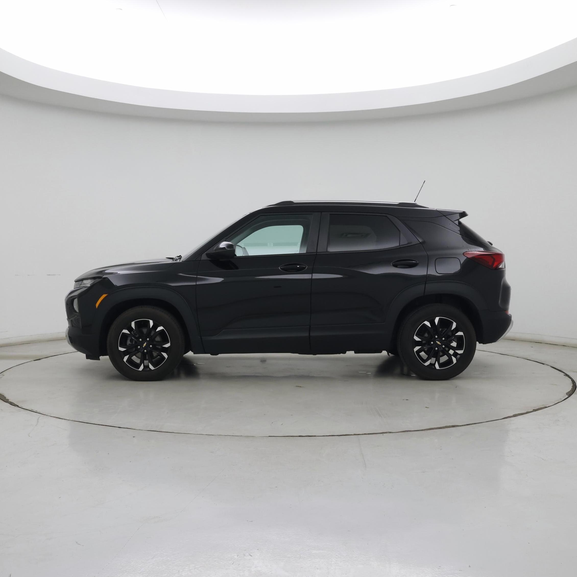 Thumbnail: 2022 Chevrolet TrailBlazer - 3