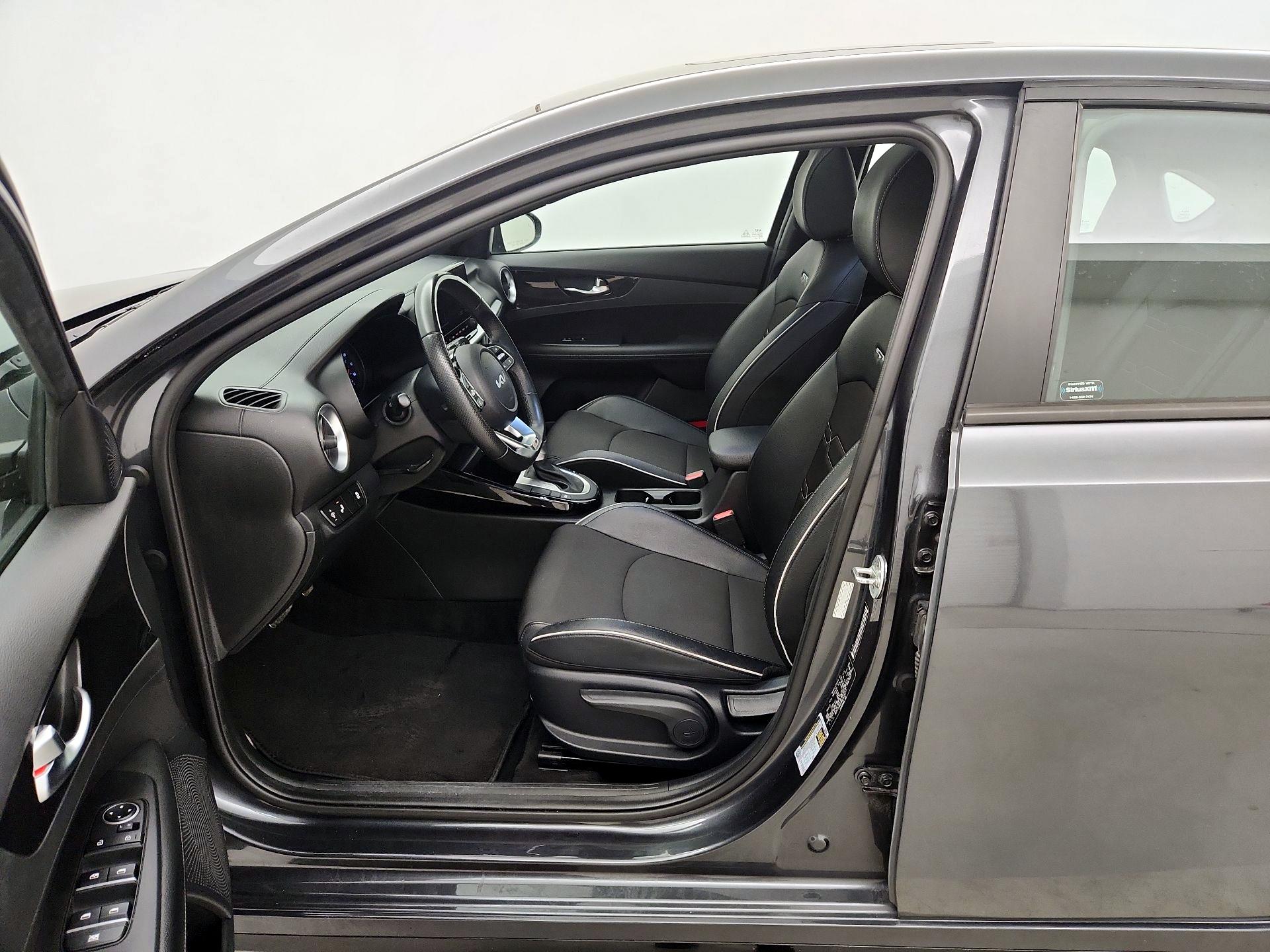 Thumbnail: 2022 Kia Forte - 11