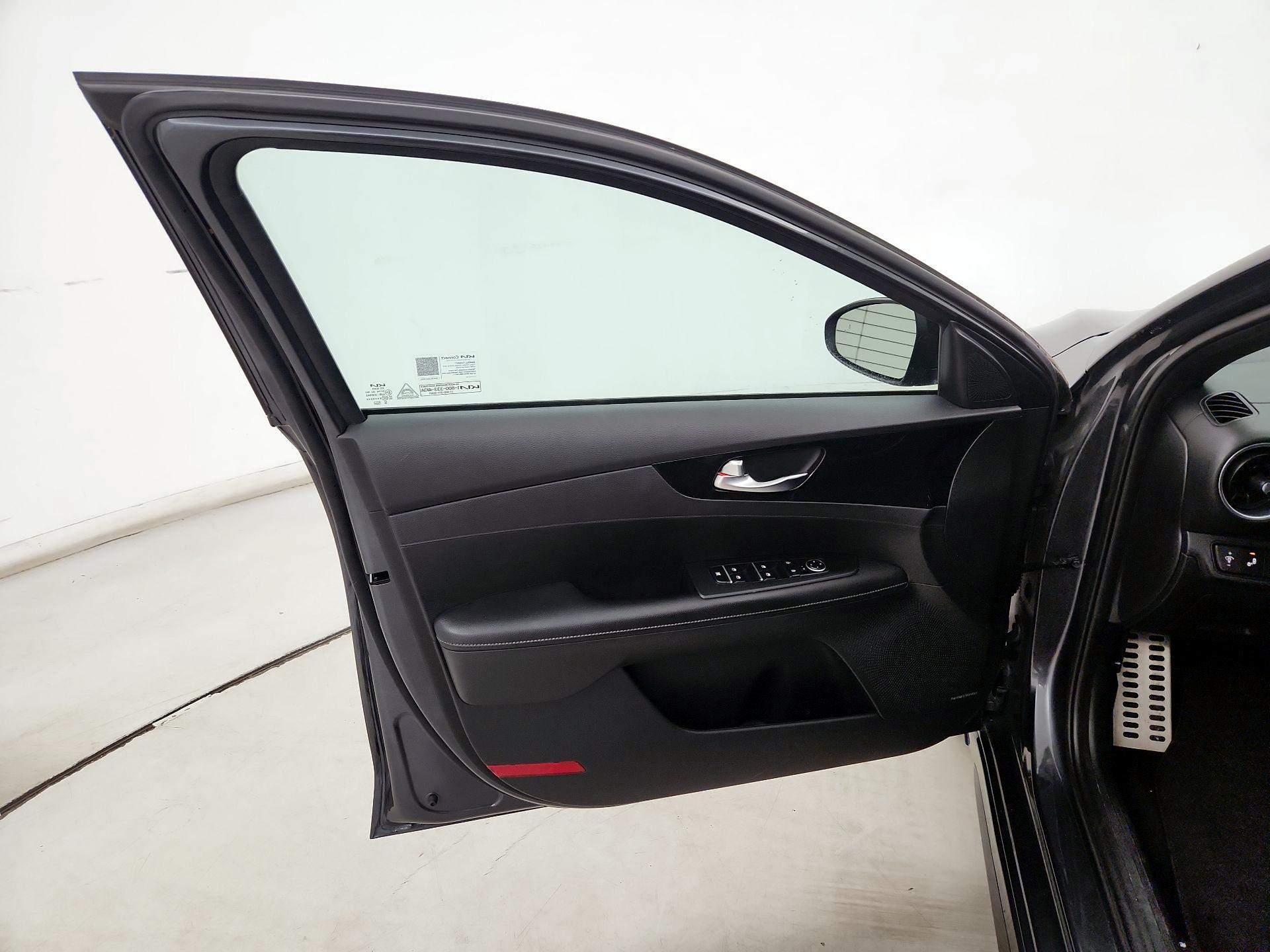 Thumbnail: 2022 Kia Forte - 12