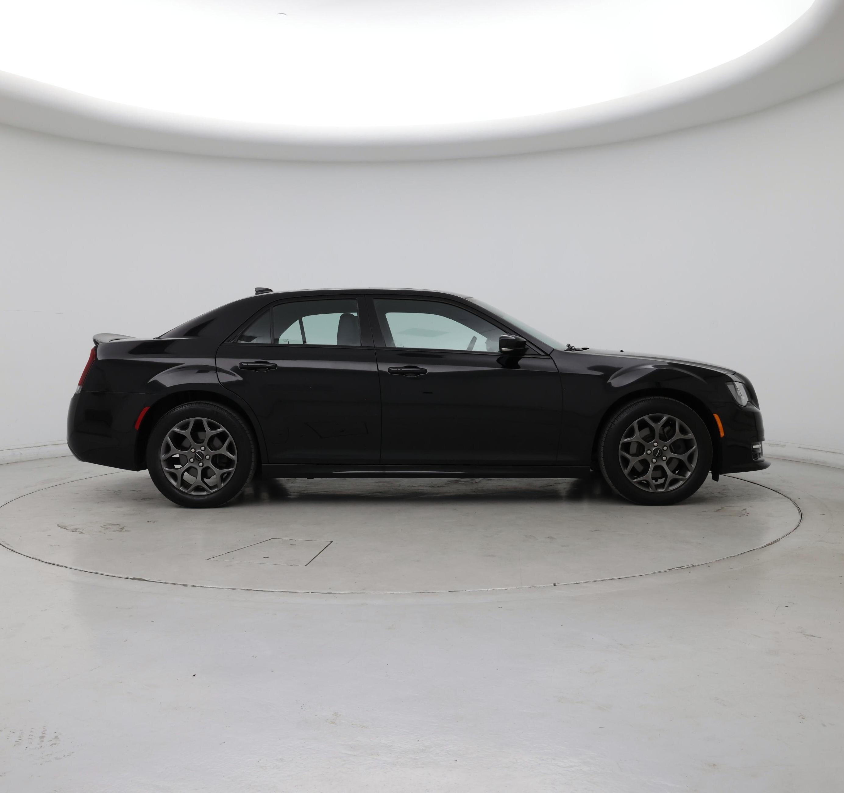 Thumbnail: 2017 Chrysler 300 - 7