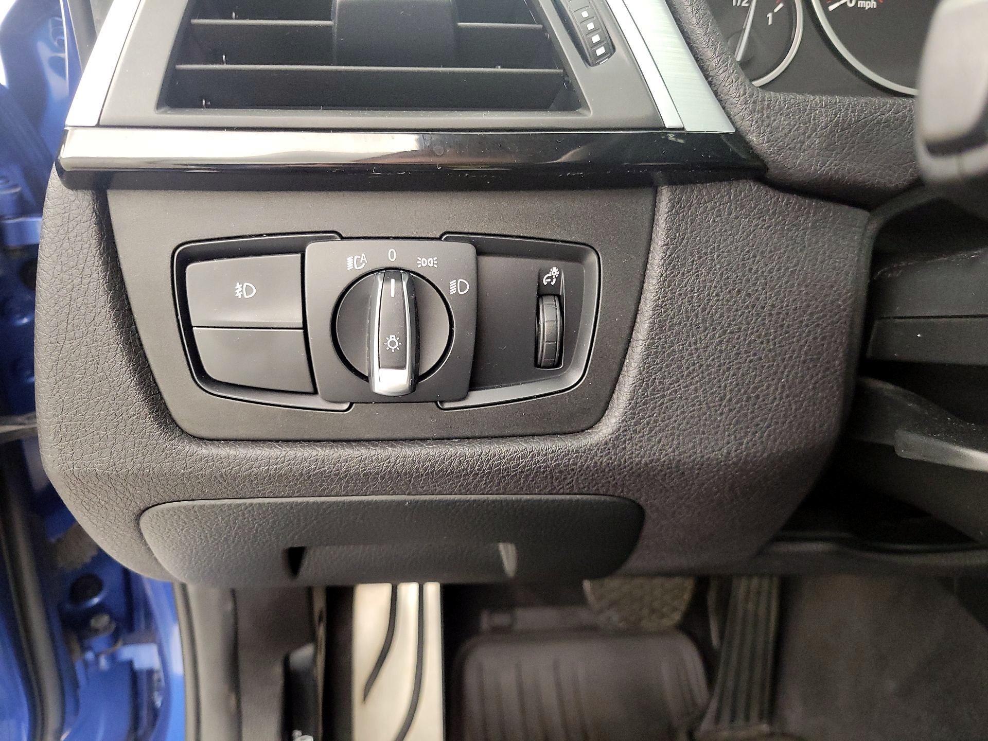 Thumbnail: 2016 BMW 3 Series - 13