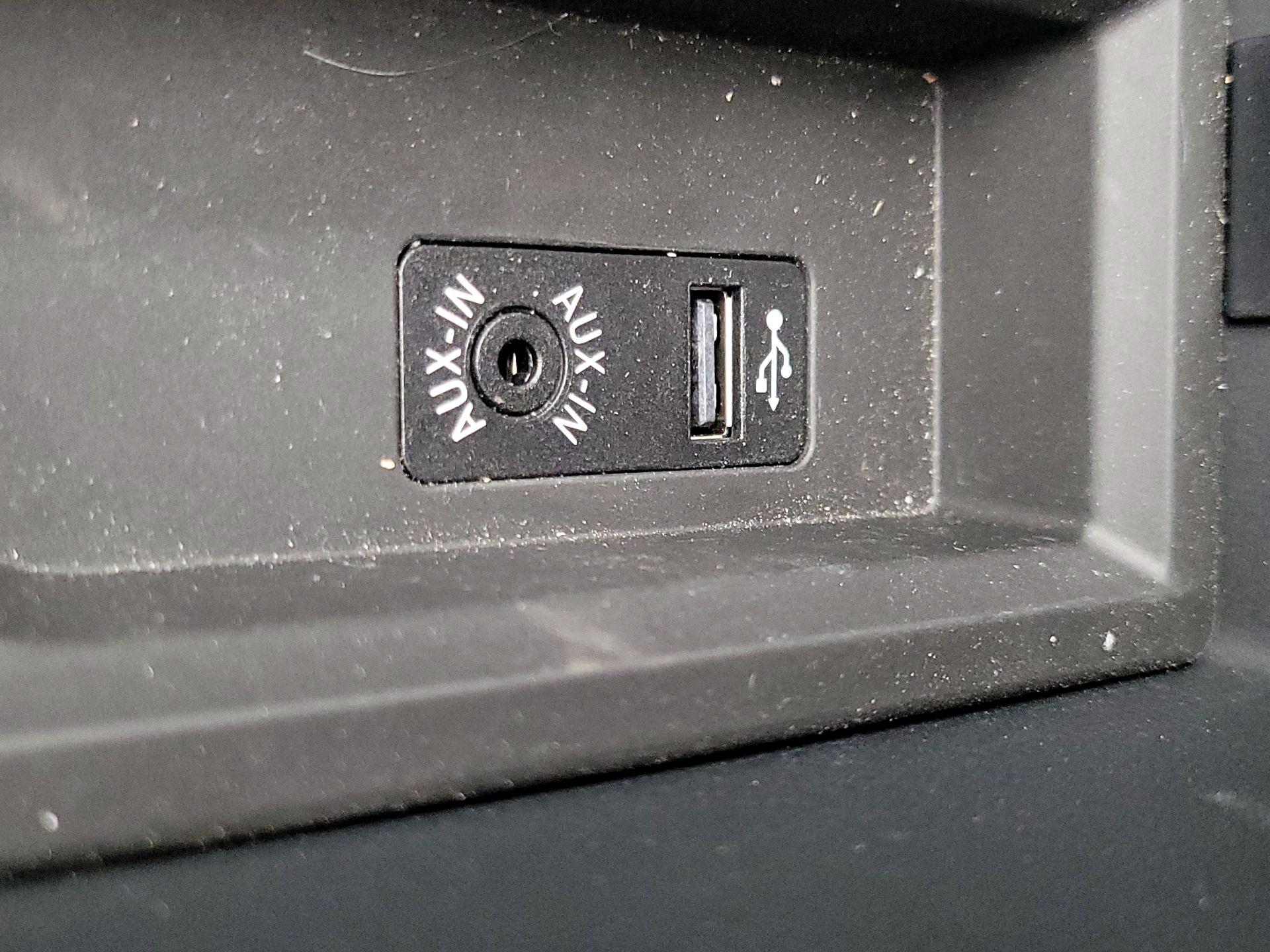 Thumbnail: 2016 BMW 3 Series - 18