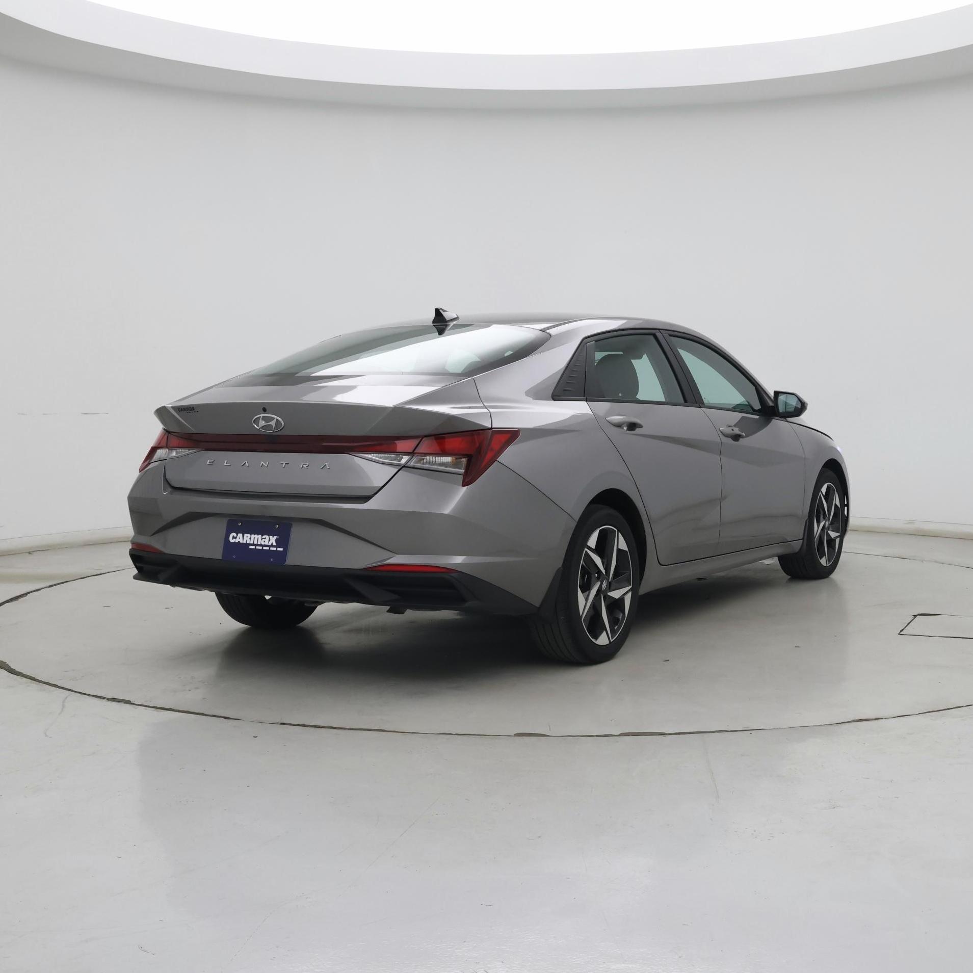 Thumbnail: 2023 Hyundai Elantra - 8