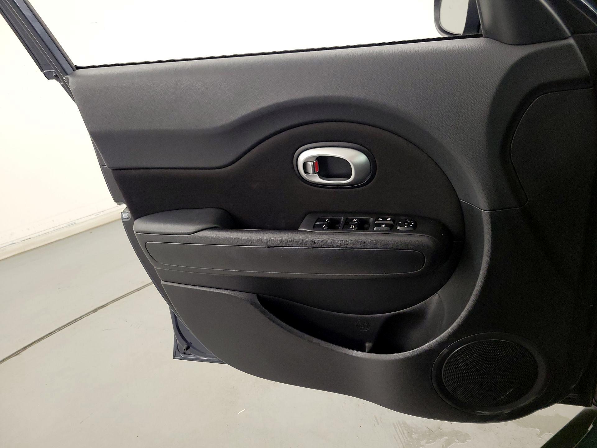 Thumbnail: 2016 Kia Soul - 12