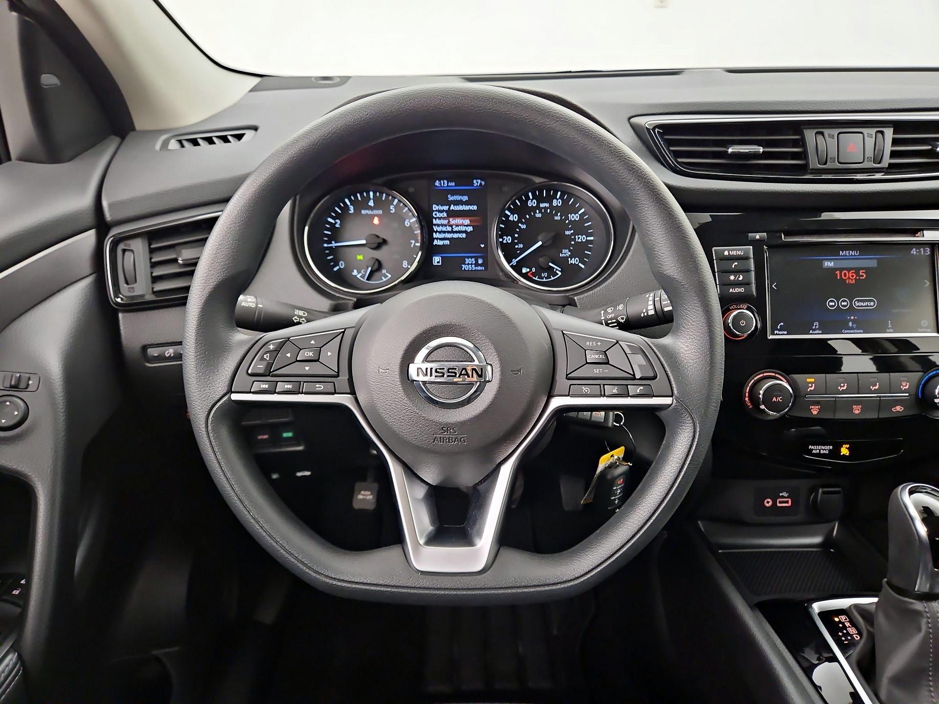Thumbnail: 2020 Nissan Rogue Sport - 10