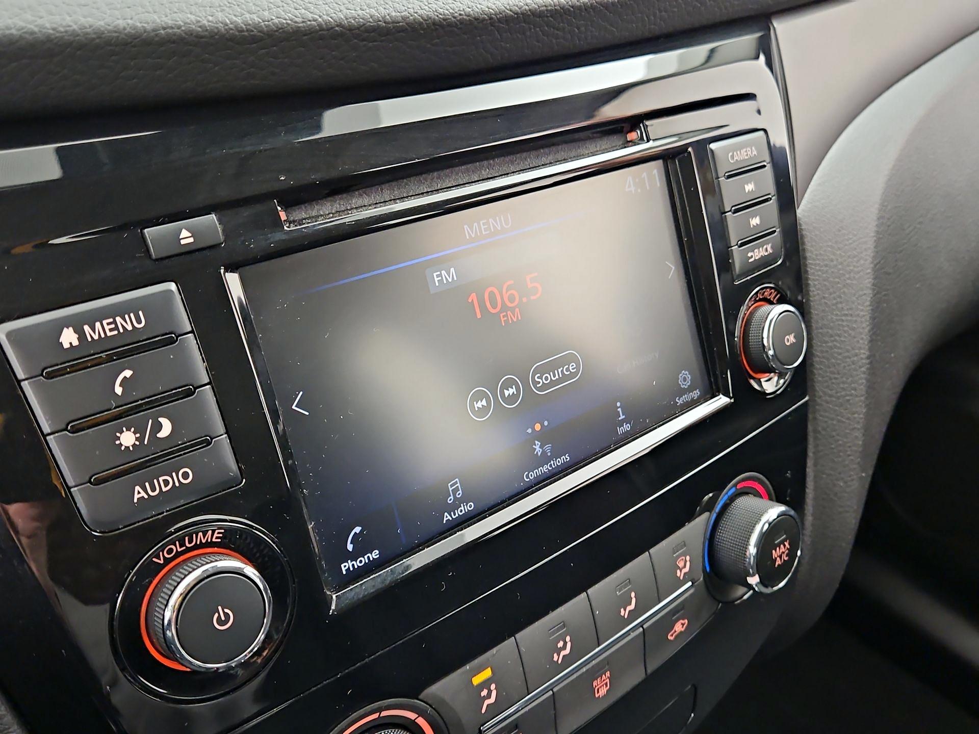 Thumbnail: 2020 Nissan Rogue Sport - 15