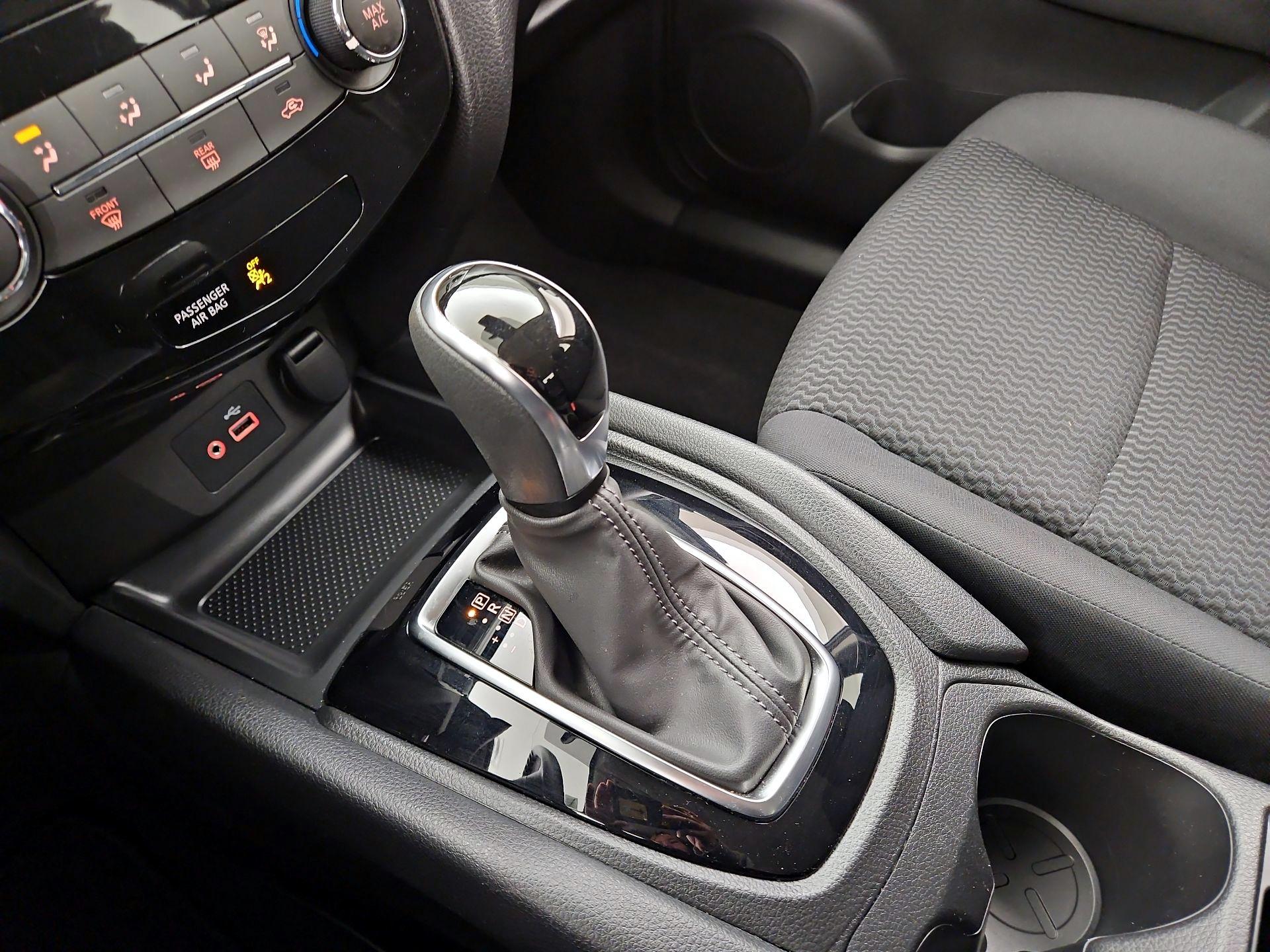 Thumbnail: 2020 Nissan Rogue Sport - 17