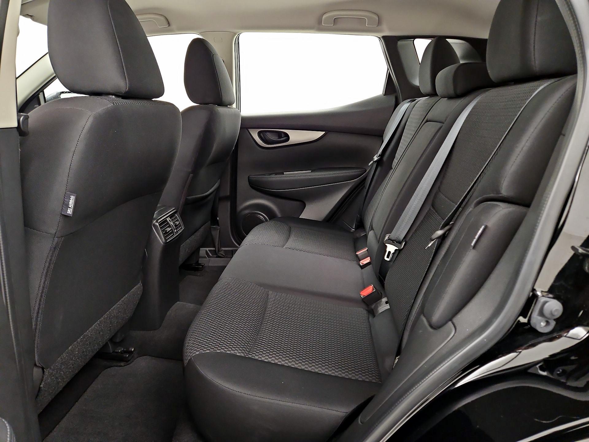 Thumbnail: 2020 Nissan Rogue Sport - 19