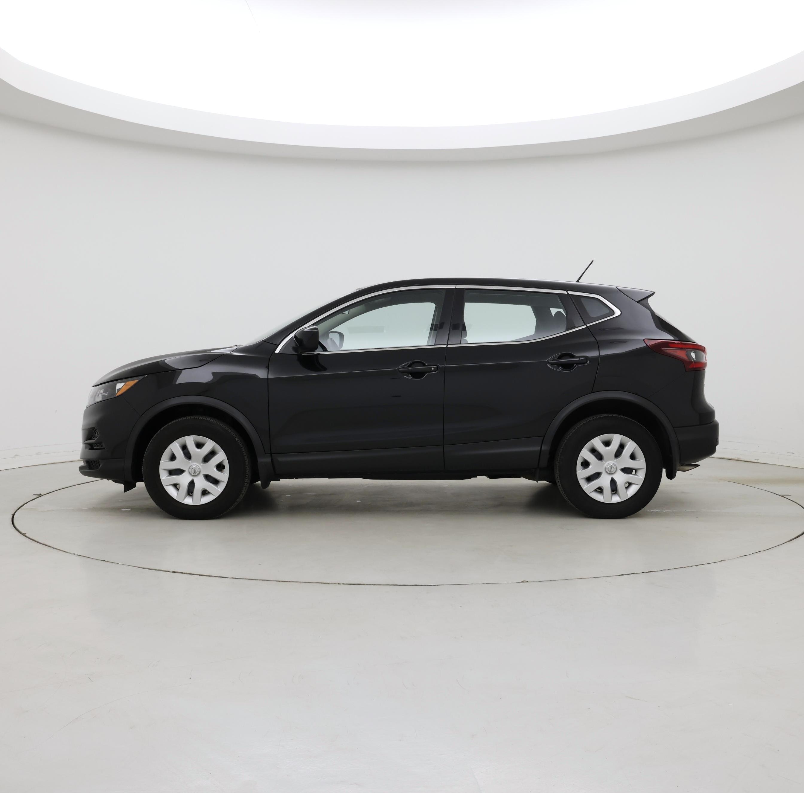 Thumbnail: 2020 Nissan Rogue Sport - 3