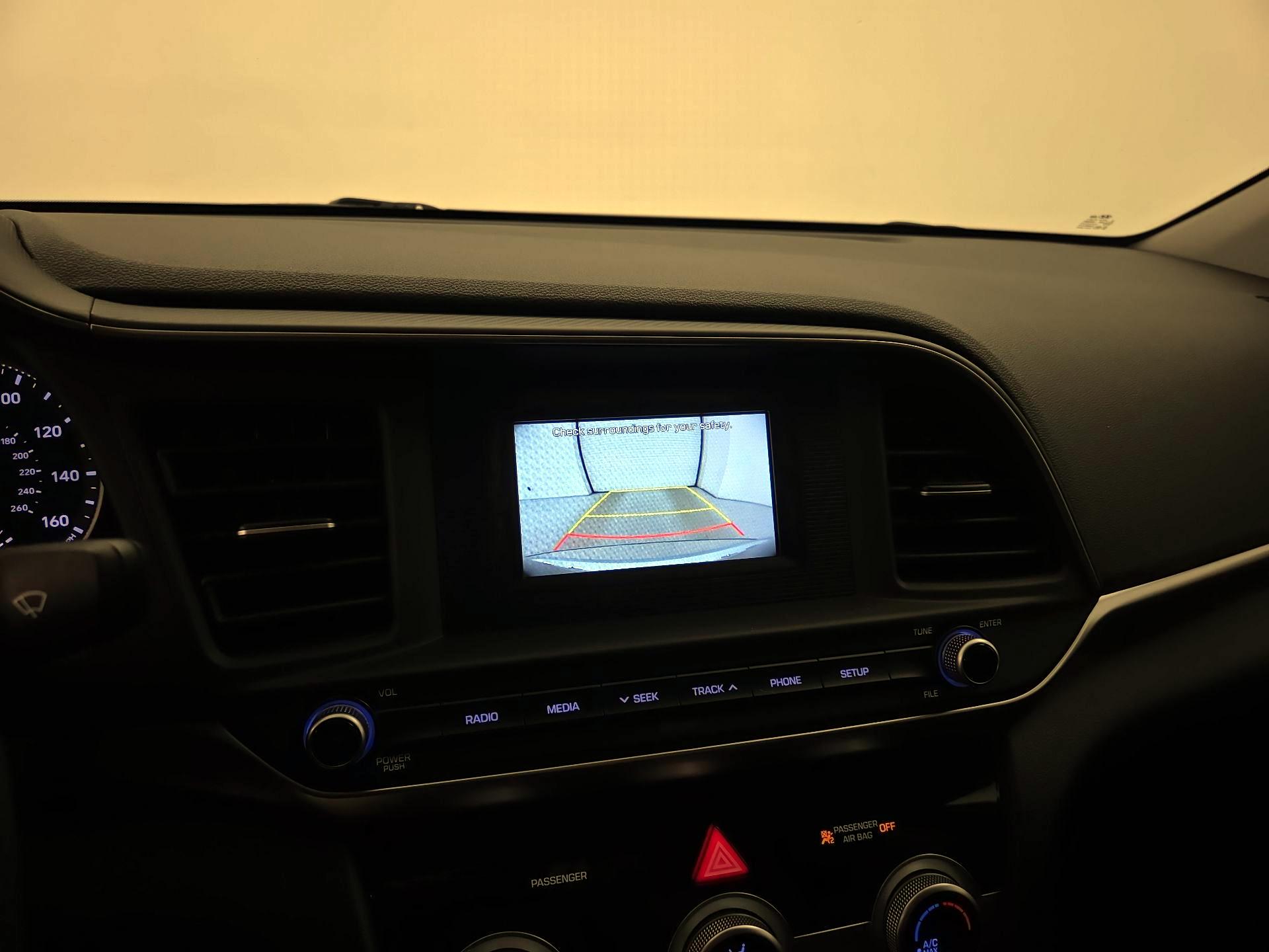 Thumbnail: 2019 Hyundai Elantra - 14