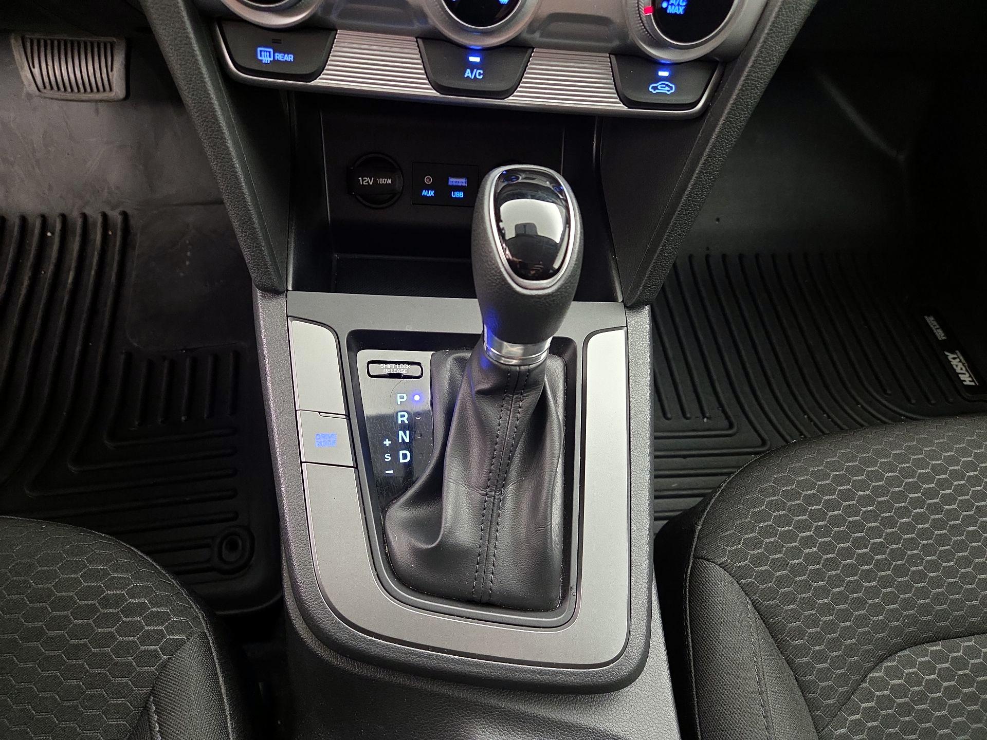Thumbnail: 2019 Hyundai Elantra - 17