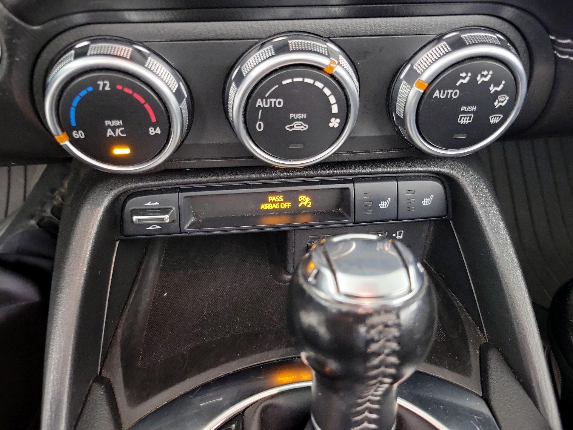 Thumbnail: 2021 Mazda MX-5 Miata - 15