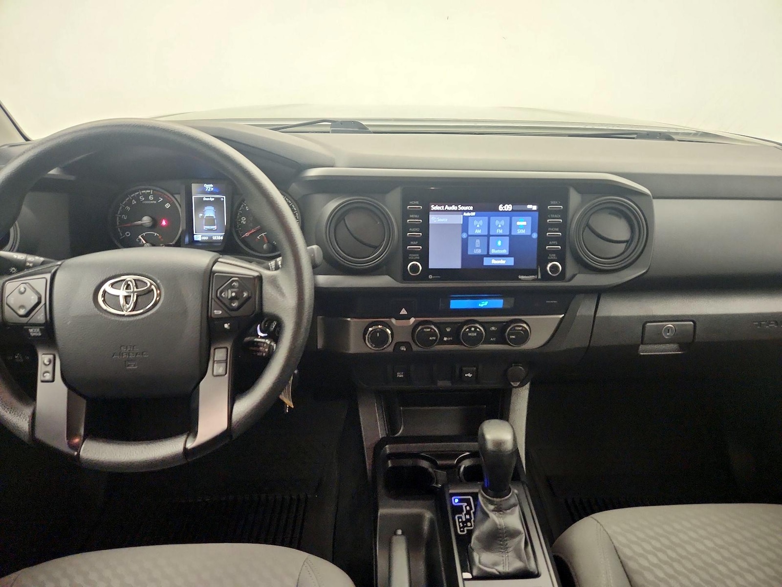 2023 Toyota Tacoma SR - Photo 10