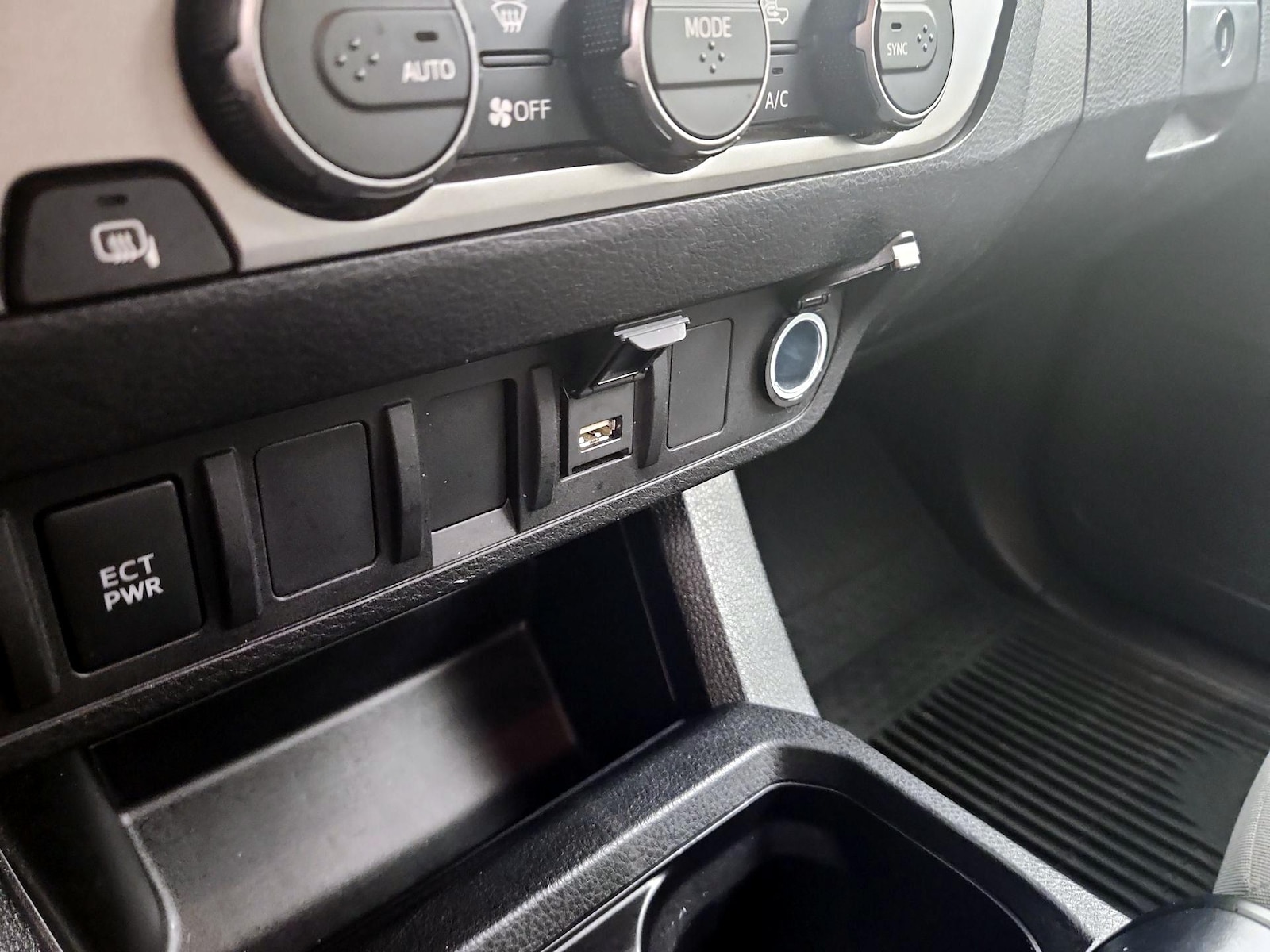 2023 Toyota Tacoma SR - Photo 19