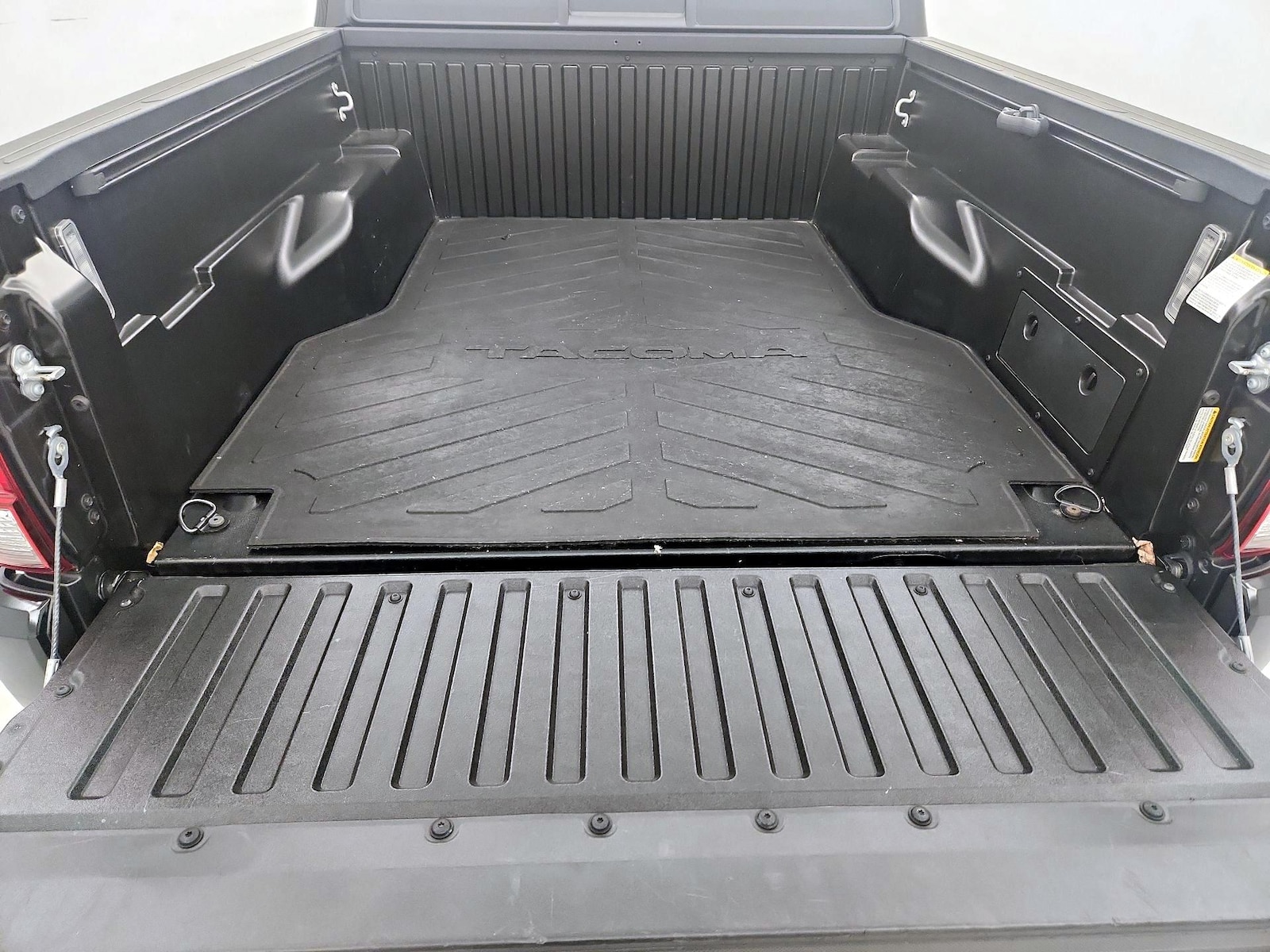 2023 Toyota Tacoma SR - Photo 21