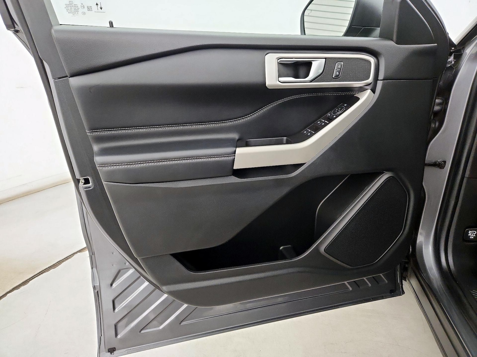 2022 Ford Explorer XLT - Photo 13