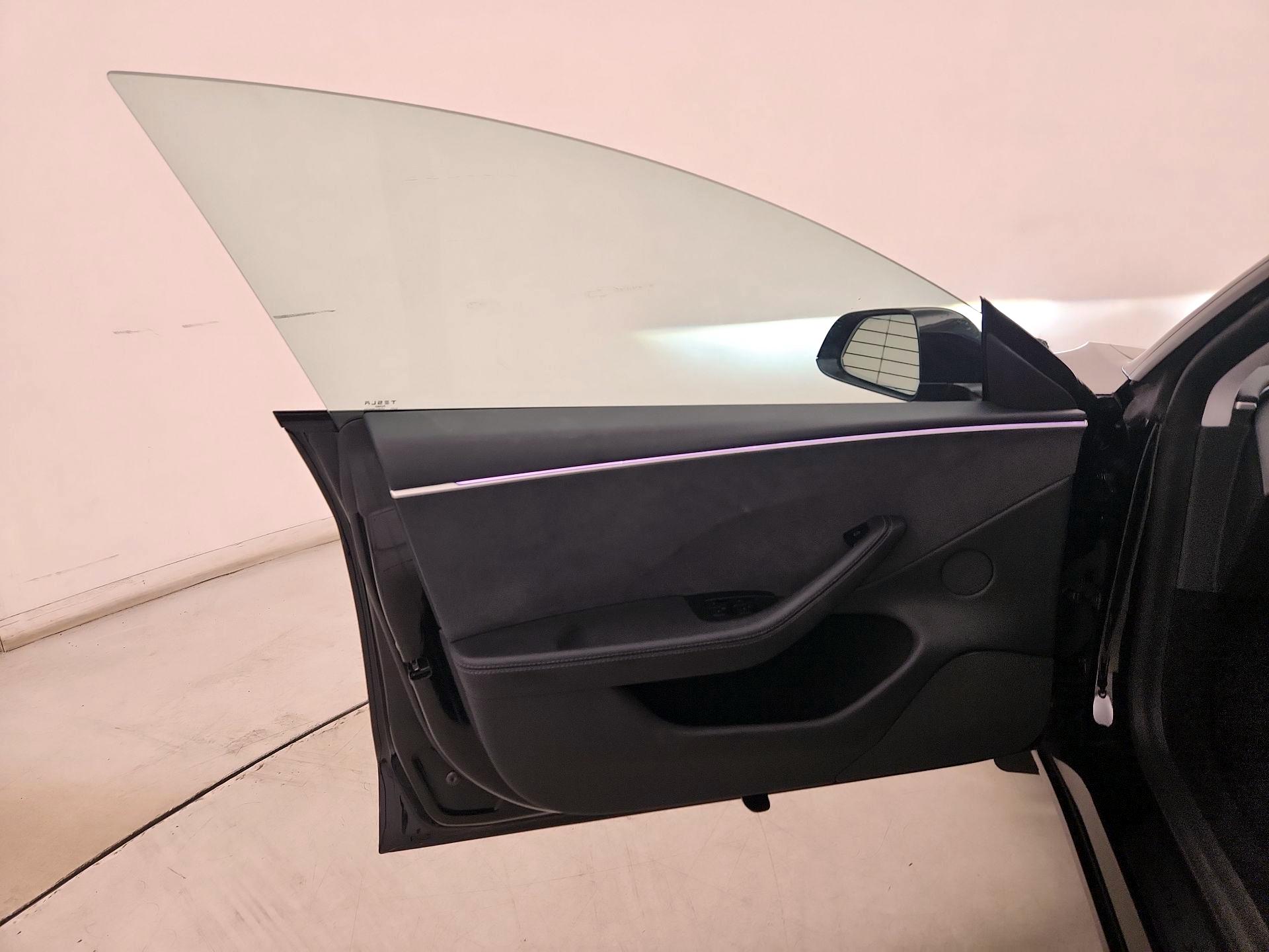 Thumbnail: 2025 Tesla Model 3 - 12