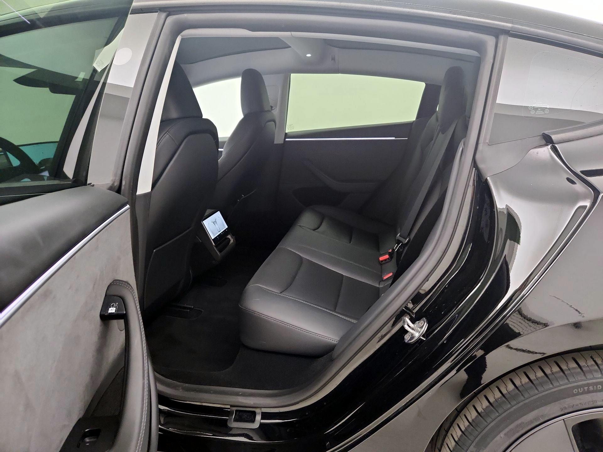 Thumbnail: 2025 Tesla Model 3 - 19