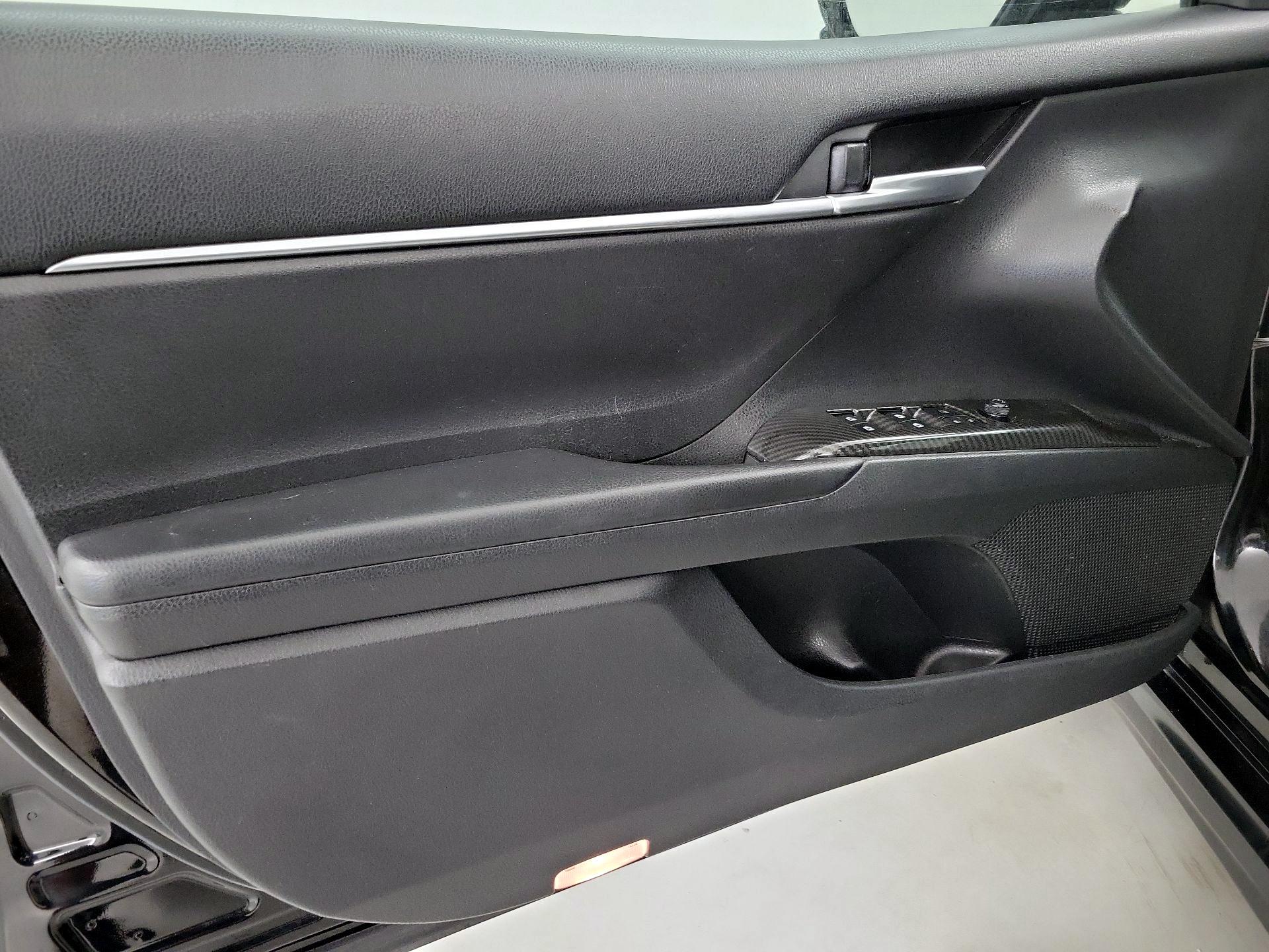 Thumbnail: 2019 Toyota Camry - 12
