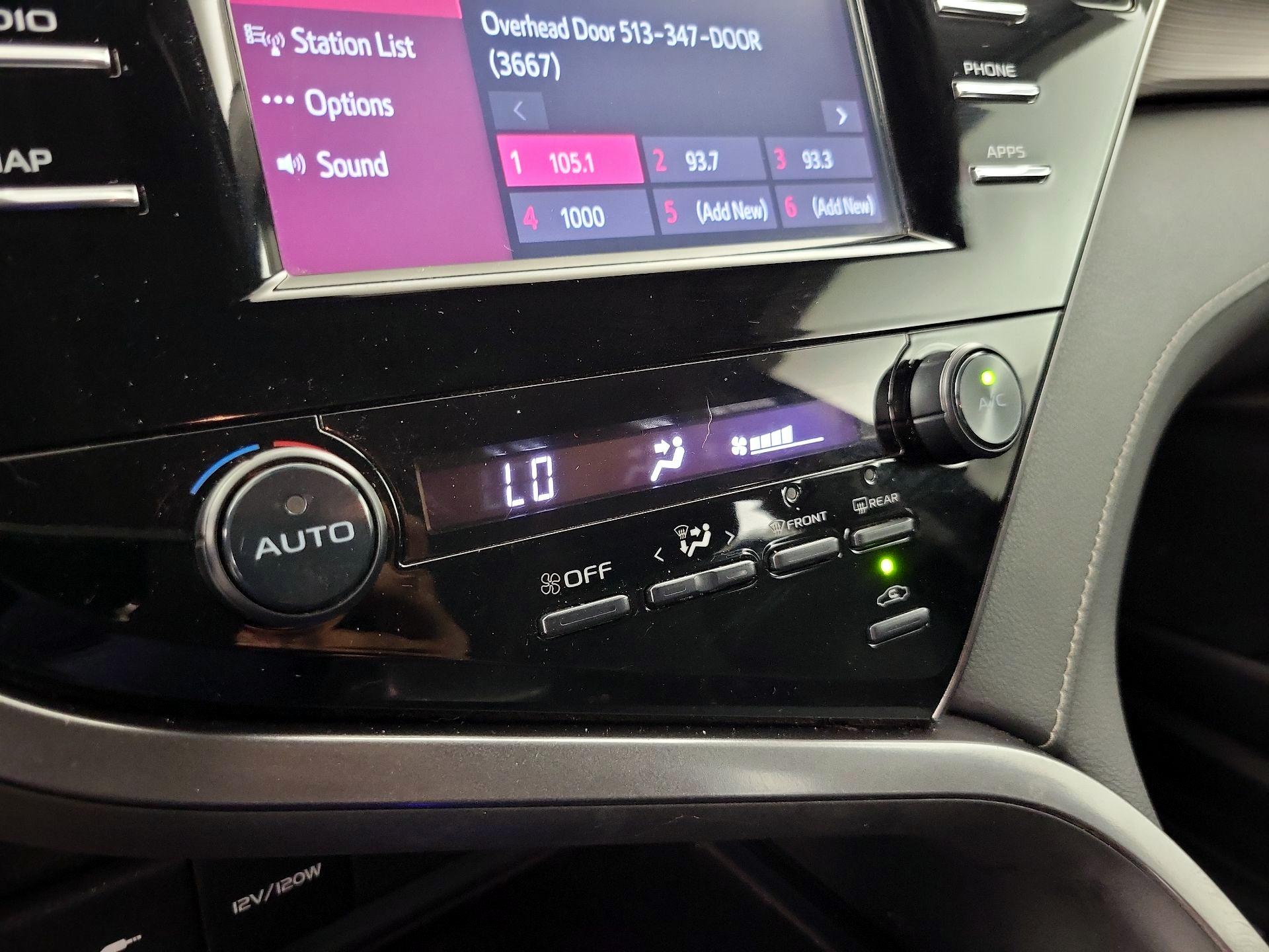 Thumbnail: 2019 Toyota Camry - 16