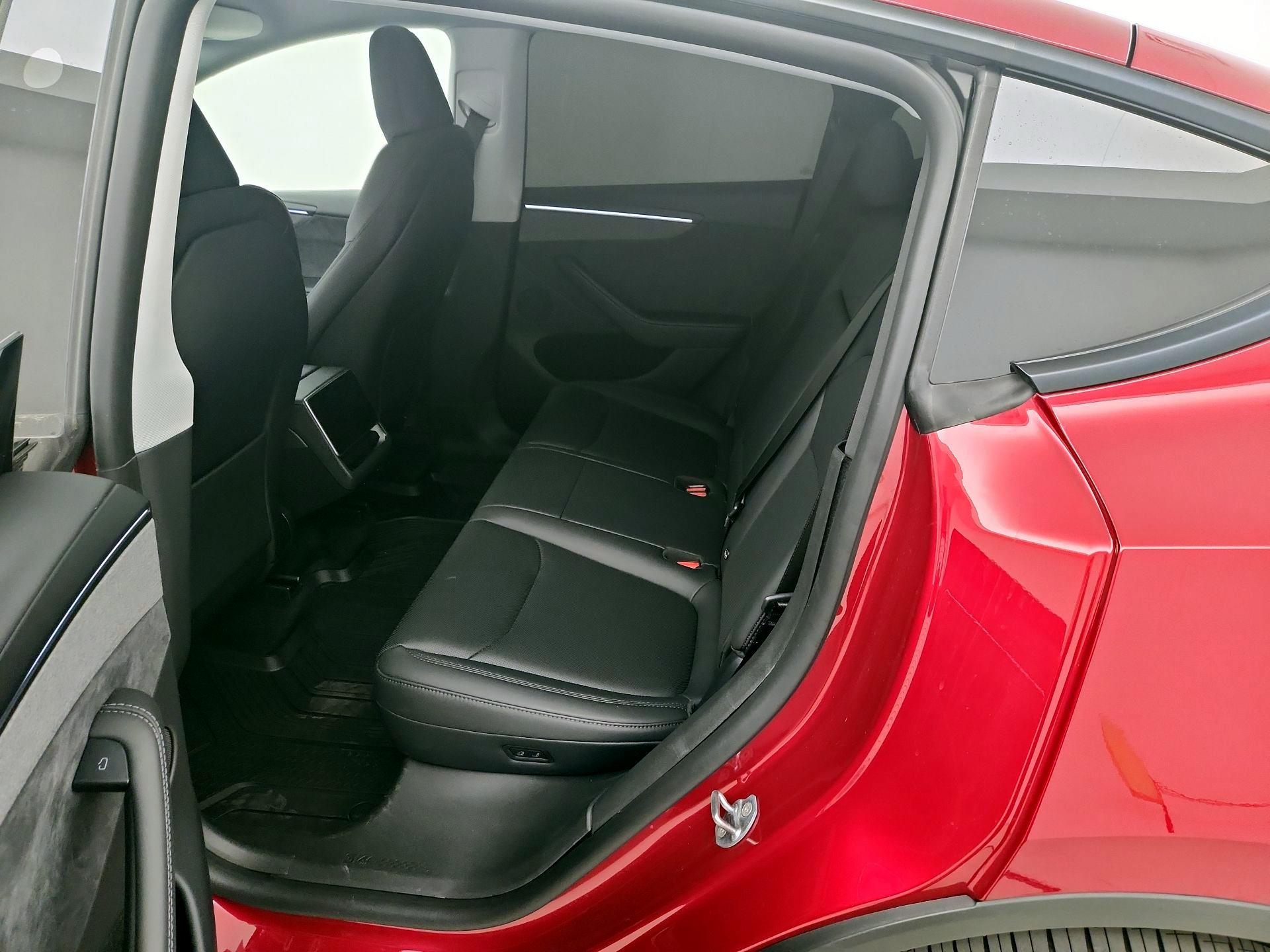 Thumbnail: 2026 Tesla Model Y - 18