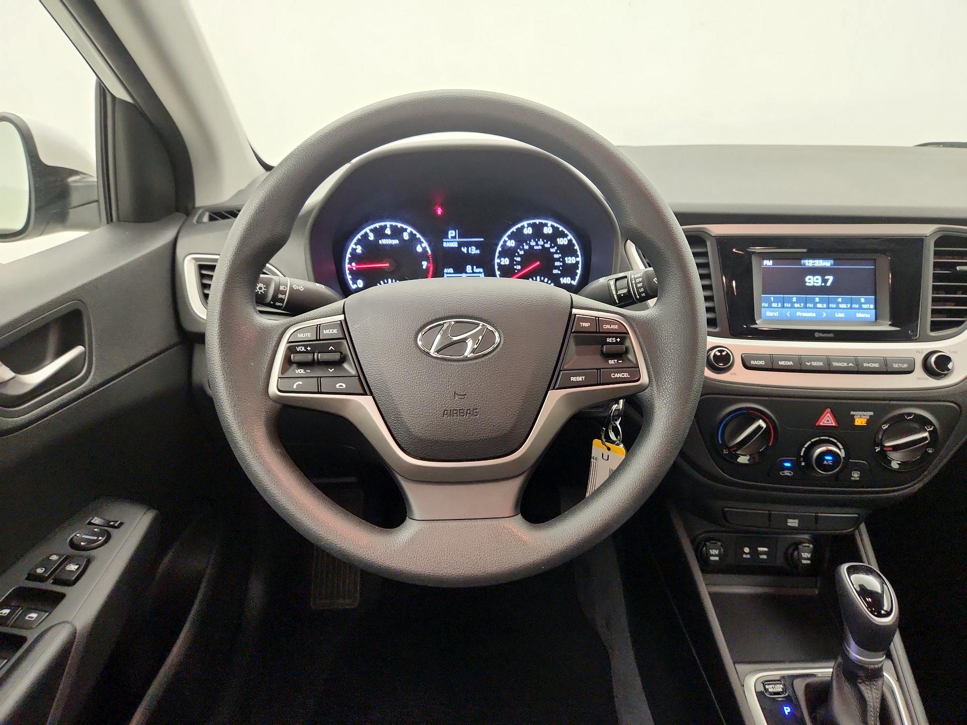 Thumbnail: 2022 Hyundai Accent - 10