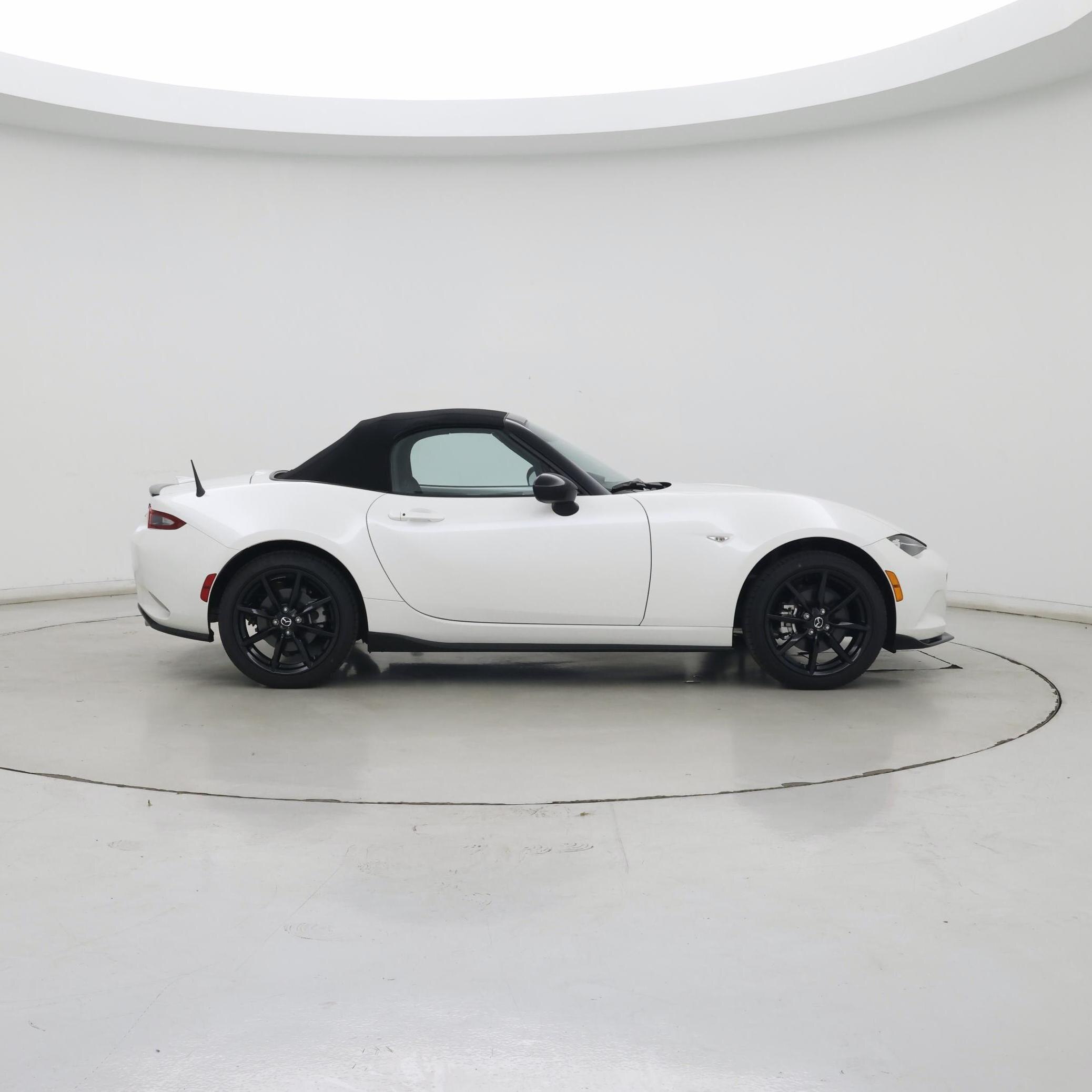 Thumbnail: 2023 Mazda MX-5 Miata - 7