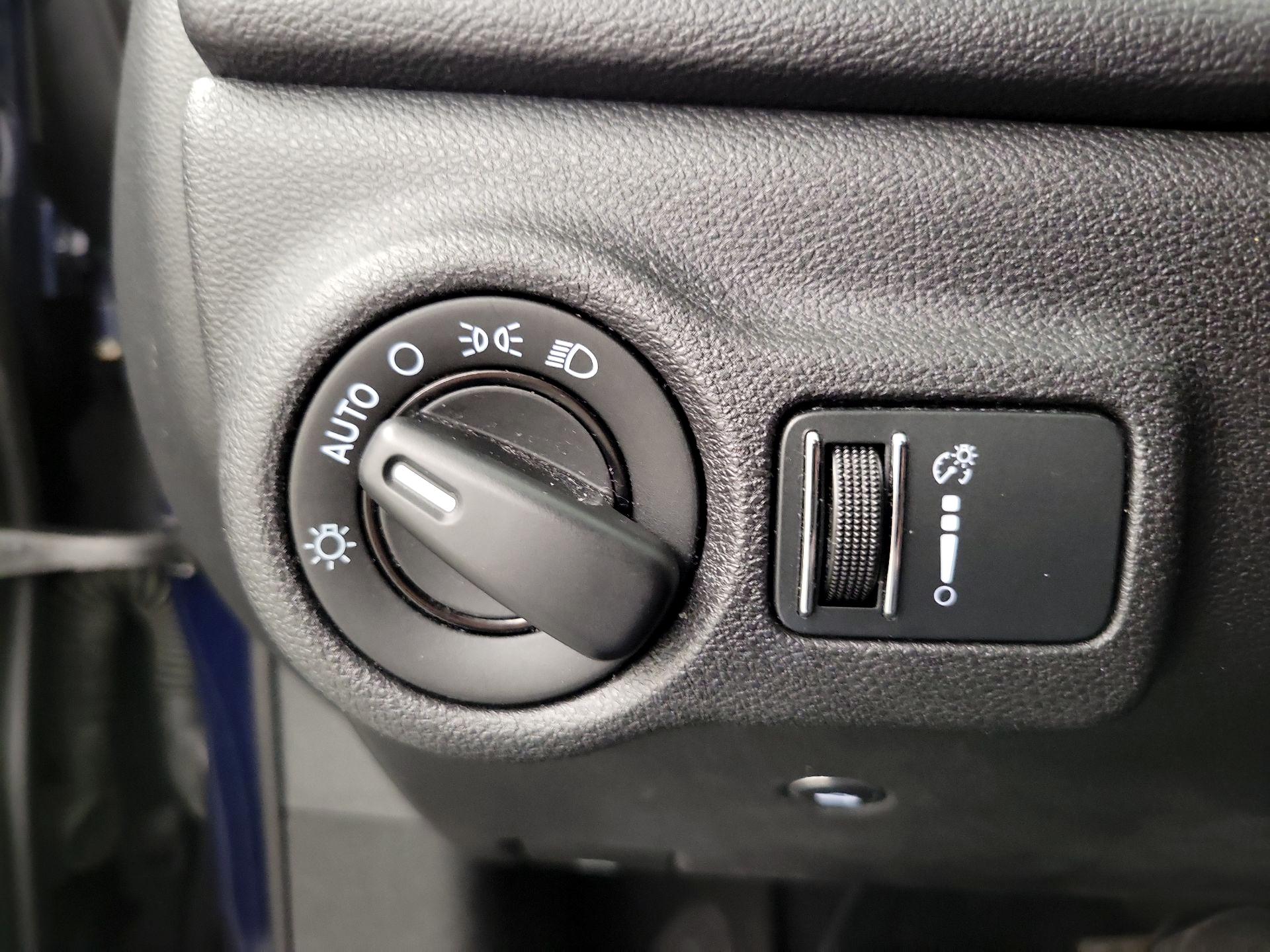 Thumbnail: 2015 Dodge Dart - 13