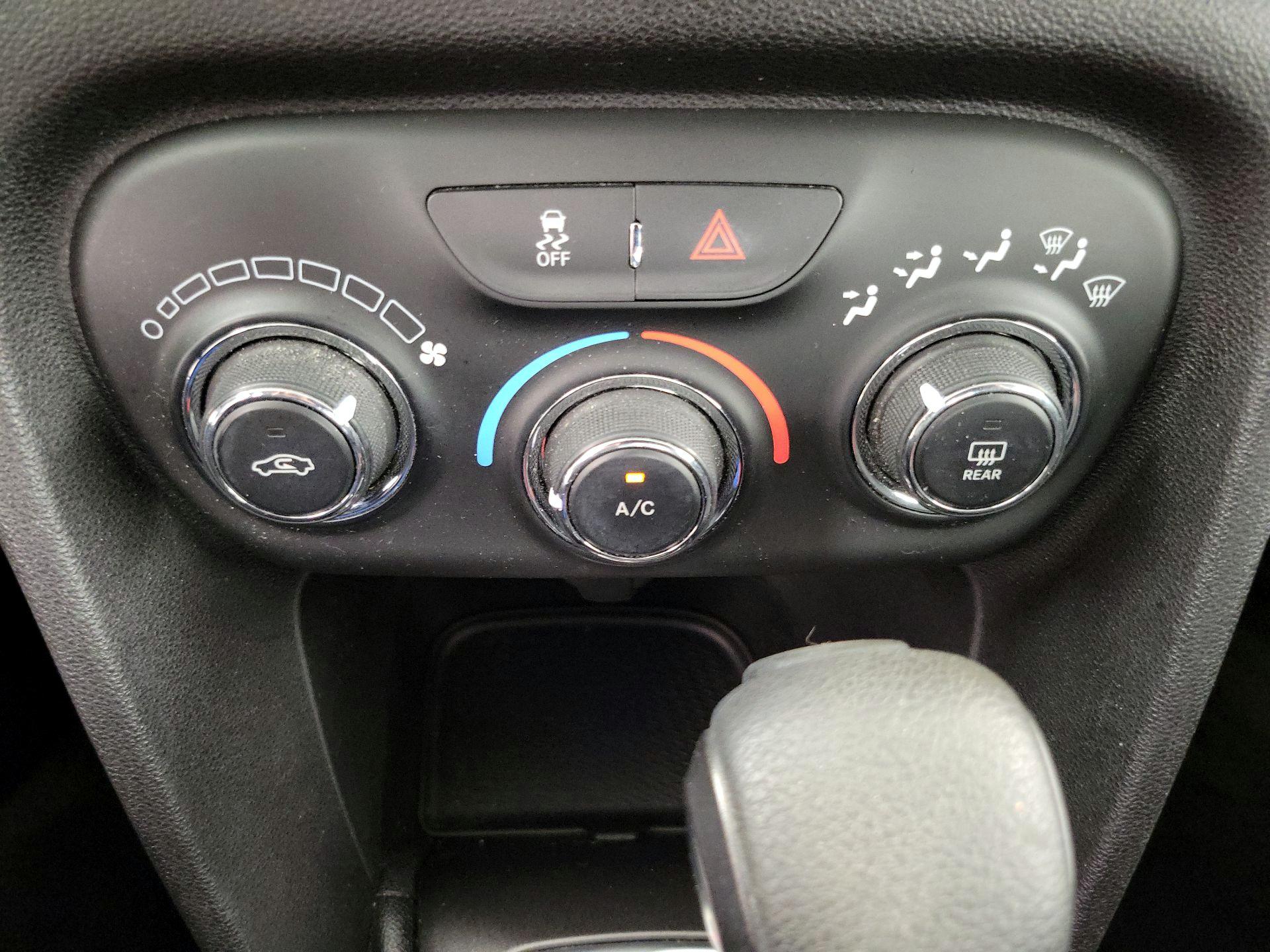 Thumbnail: 2015 Dodge Dart - 15